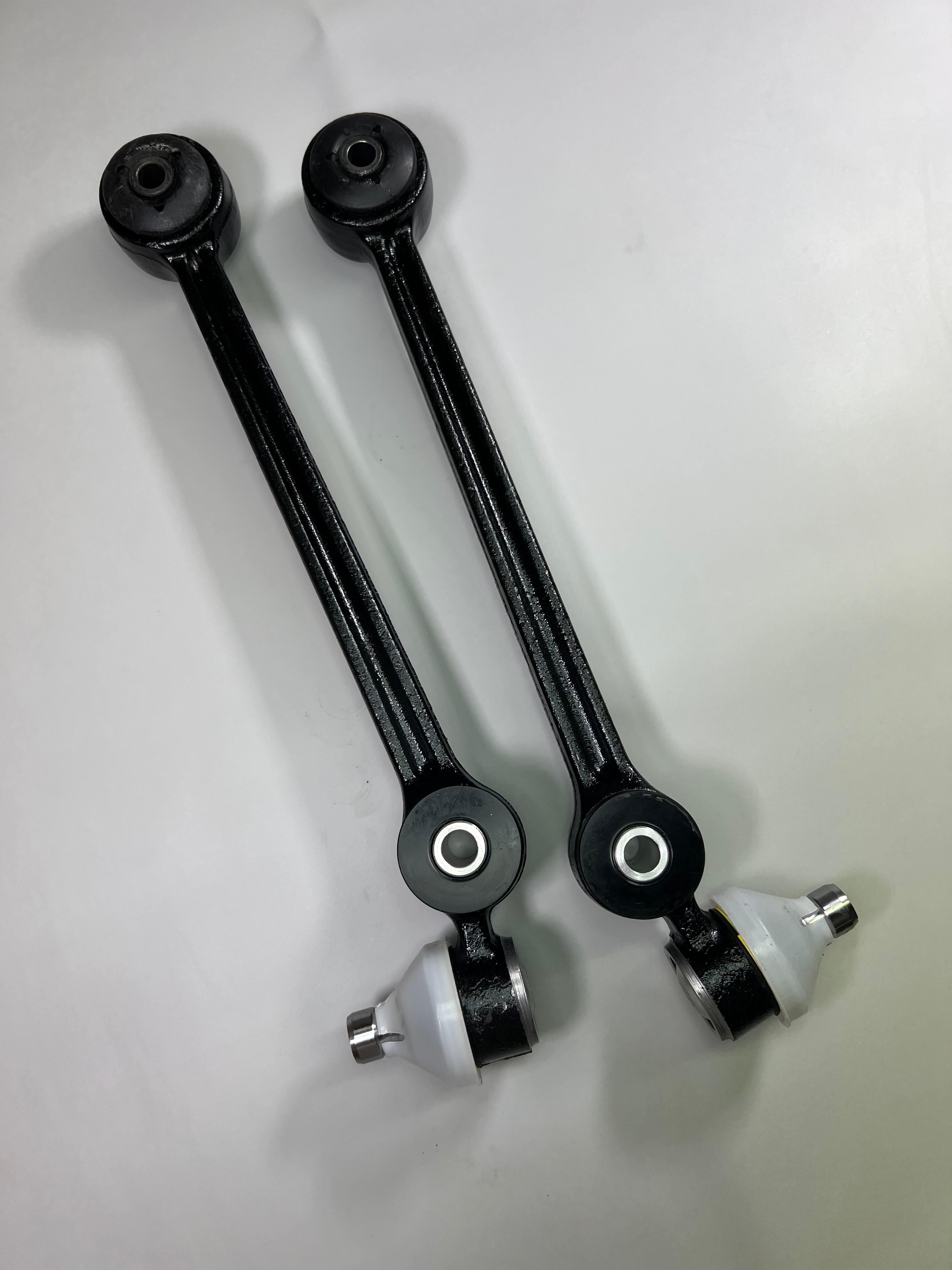 Querlenker Polo G40 links und rechts mit PU-lager für die Stabilisatoraufnahme und innen original