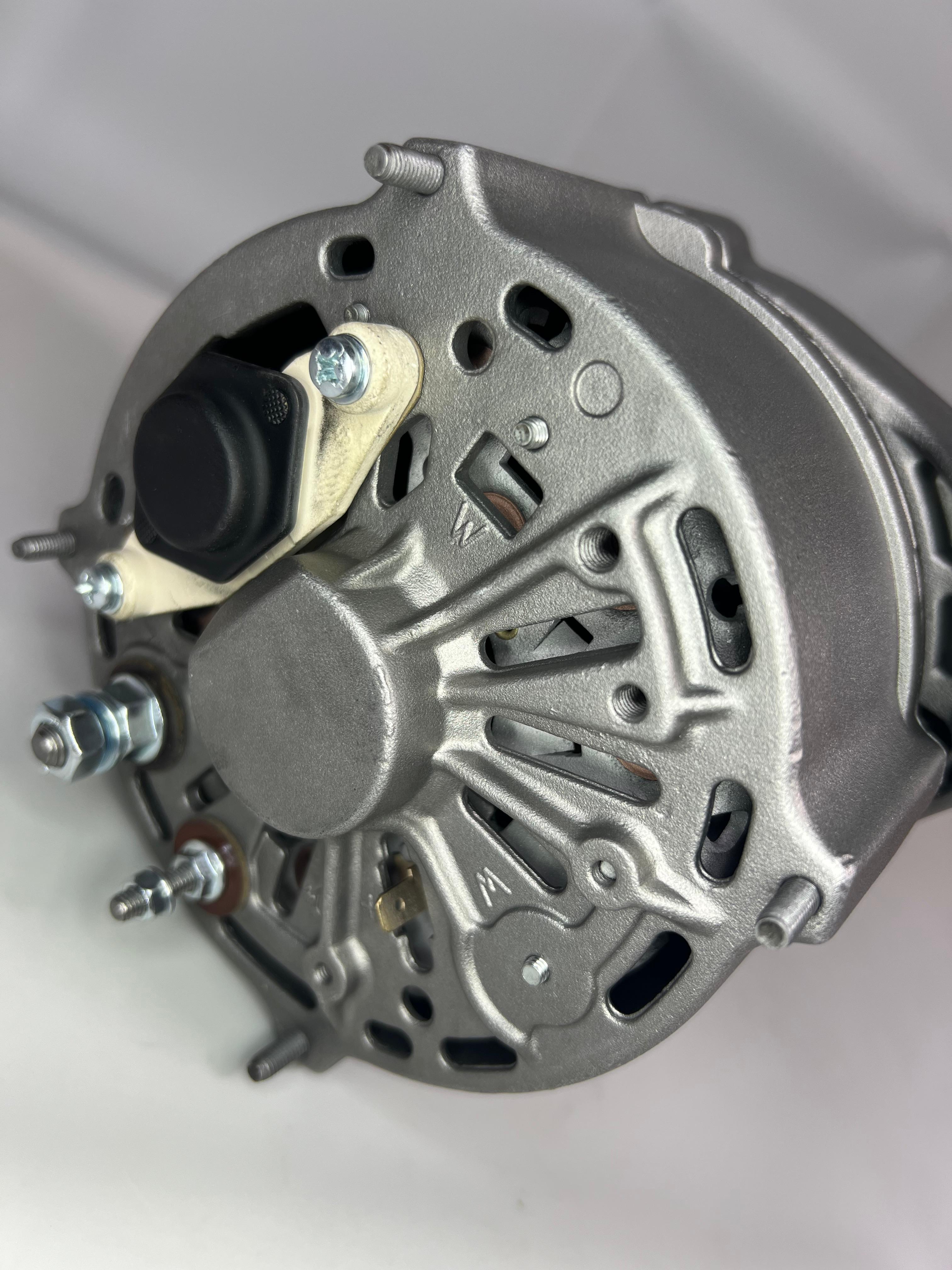 Generator für die Golf, Passat, Corrado mit 90 Ampère mit der original Teilenummer : 073 903 023 A