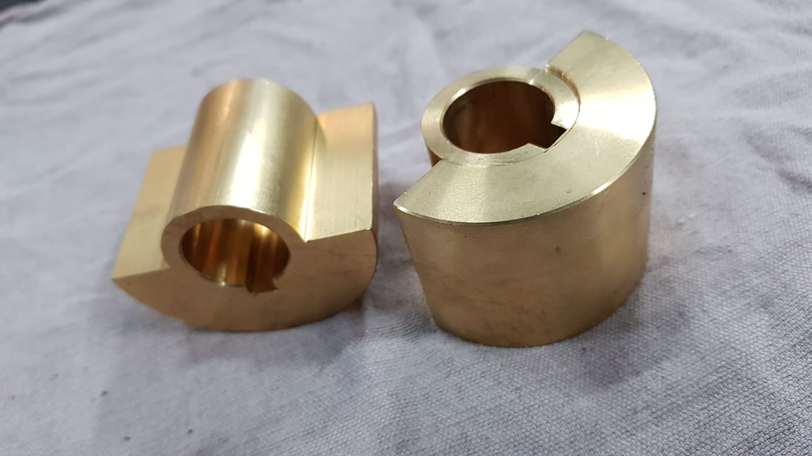 Gegengewicht aus Messing für G60 Lader / G65 Lader. Das Gegengewicht wird gebraucht, um Schwingungen