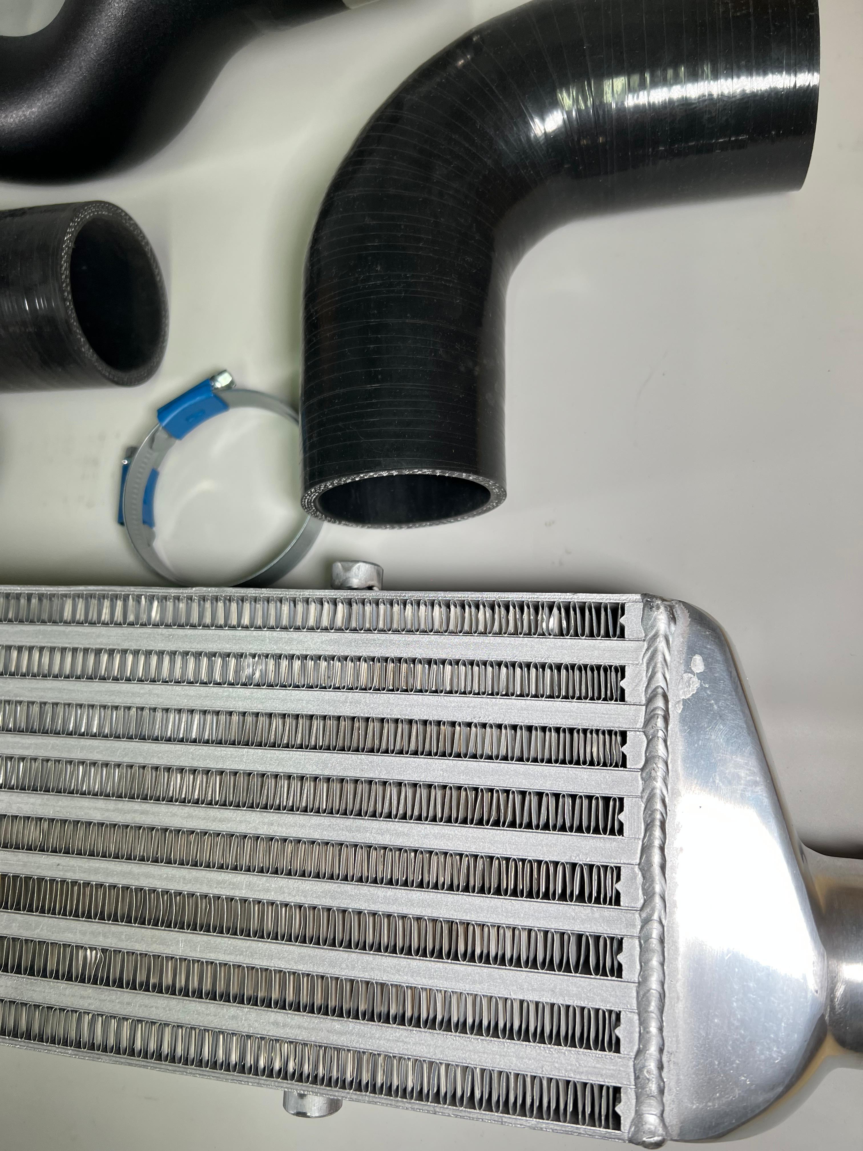Polo II G40 Ladeluftkühler-Kit mit Ladedruckrohre, Auslassbogen und Schläuchen