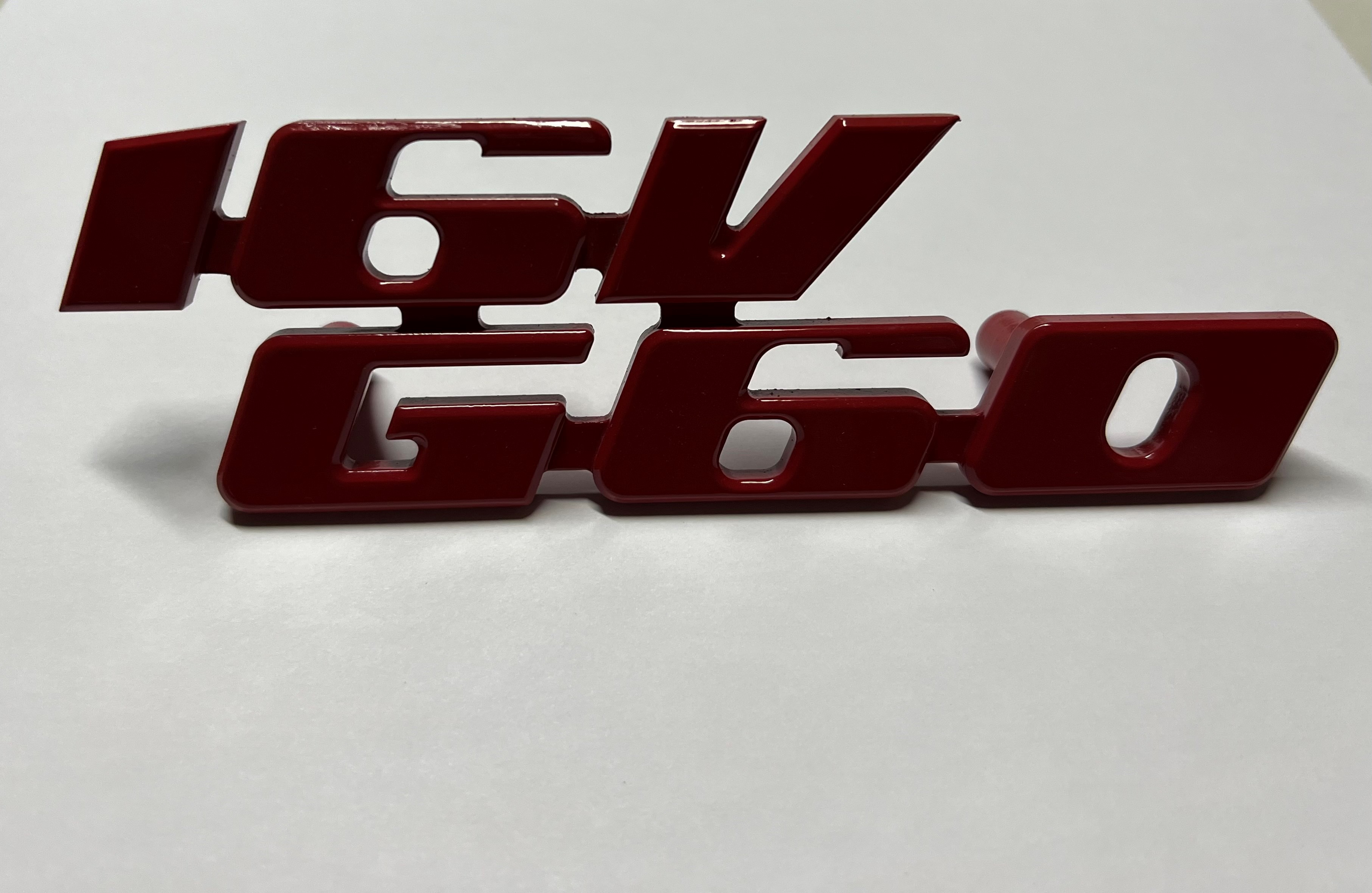 Emblem für den 16VG60 Kühlergrill aus Aluminium
