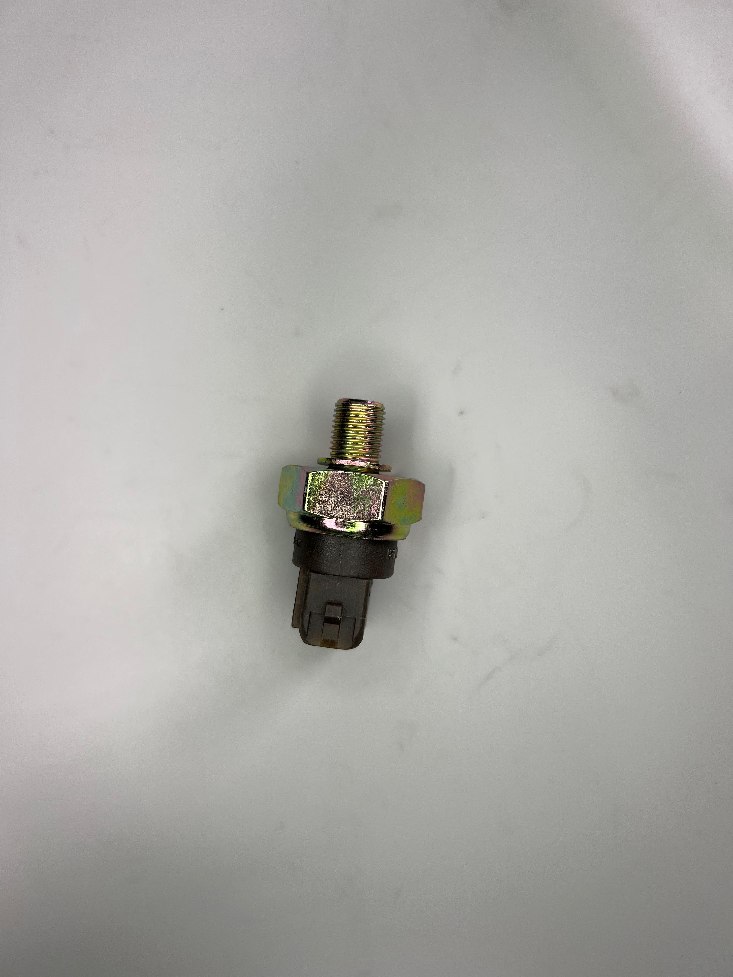 Kraftstoffdruckschalter Schalter für Kraftstoffdruck für G60 Motoren Teilenummer 357 919 081