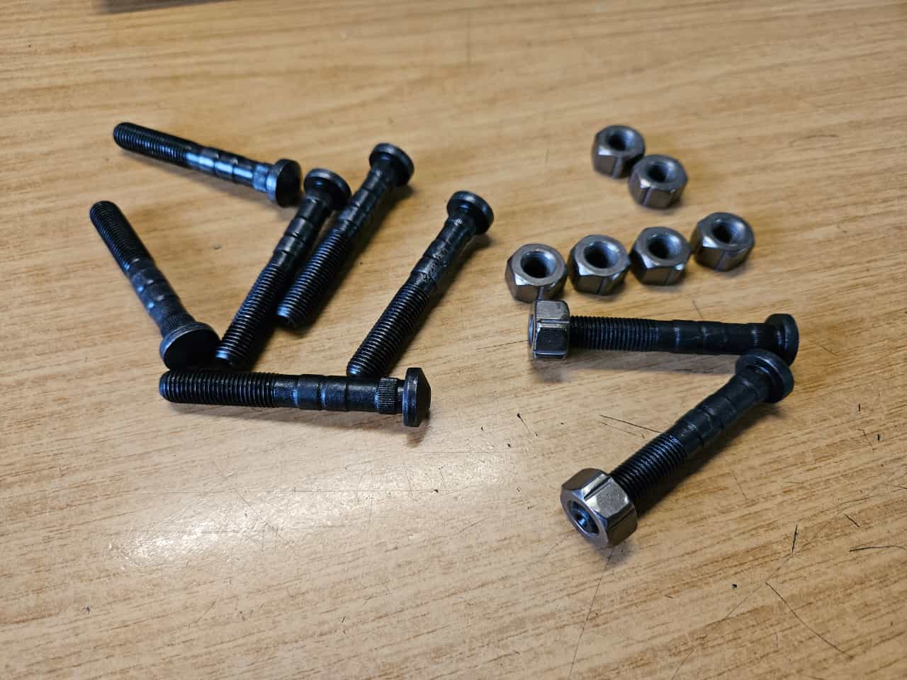 Pleuelschrauben Pleuelschraubensatz mit Muttern für VW Motoren M8 x 1
