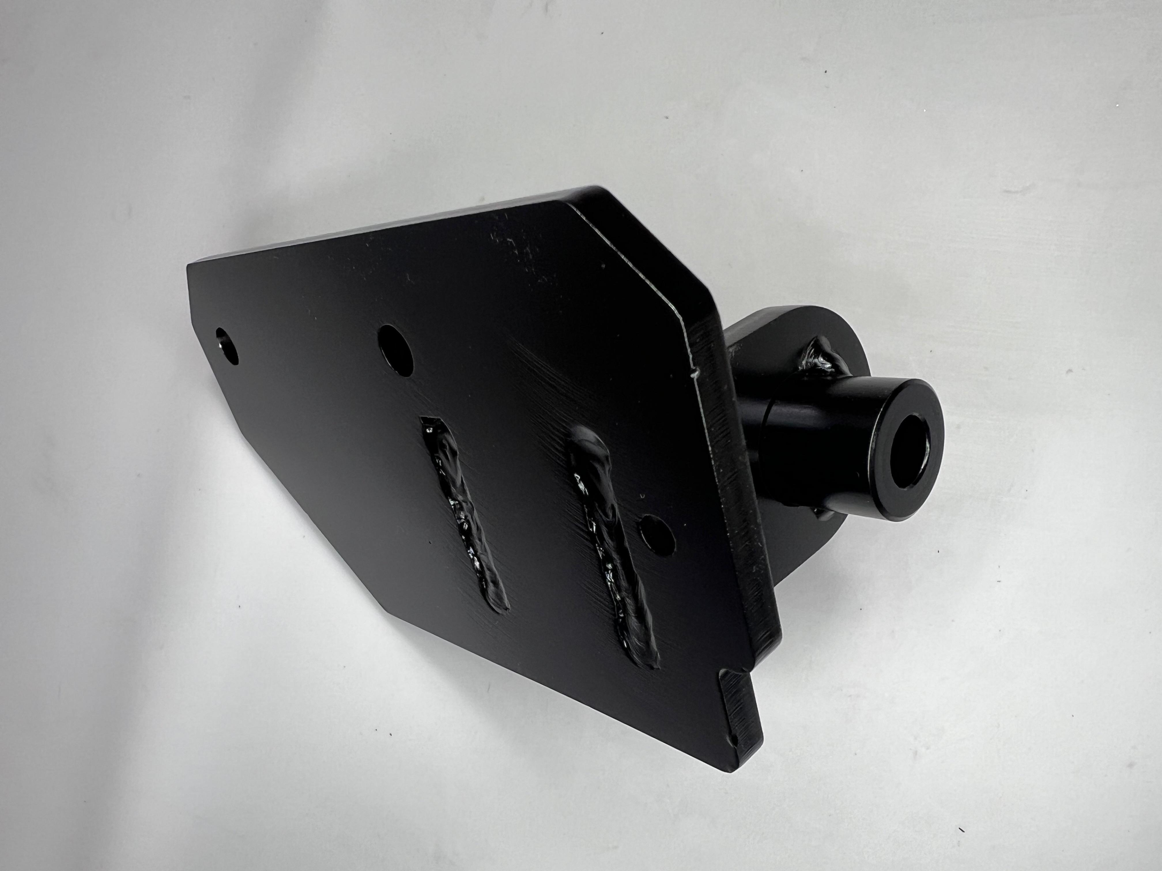 Generatorhalter Lichtmaschinenhalter für die 16VG60 Motoren in der Farbe schwarz