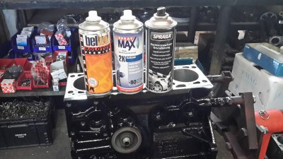 Lack für den Motorblock mit Grundierung Klarlack und der Arbeitszeit