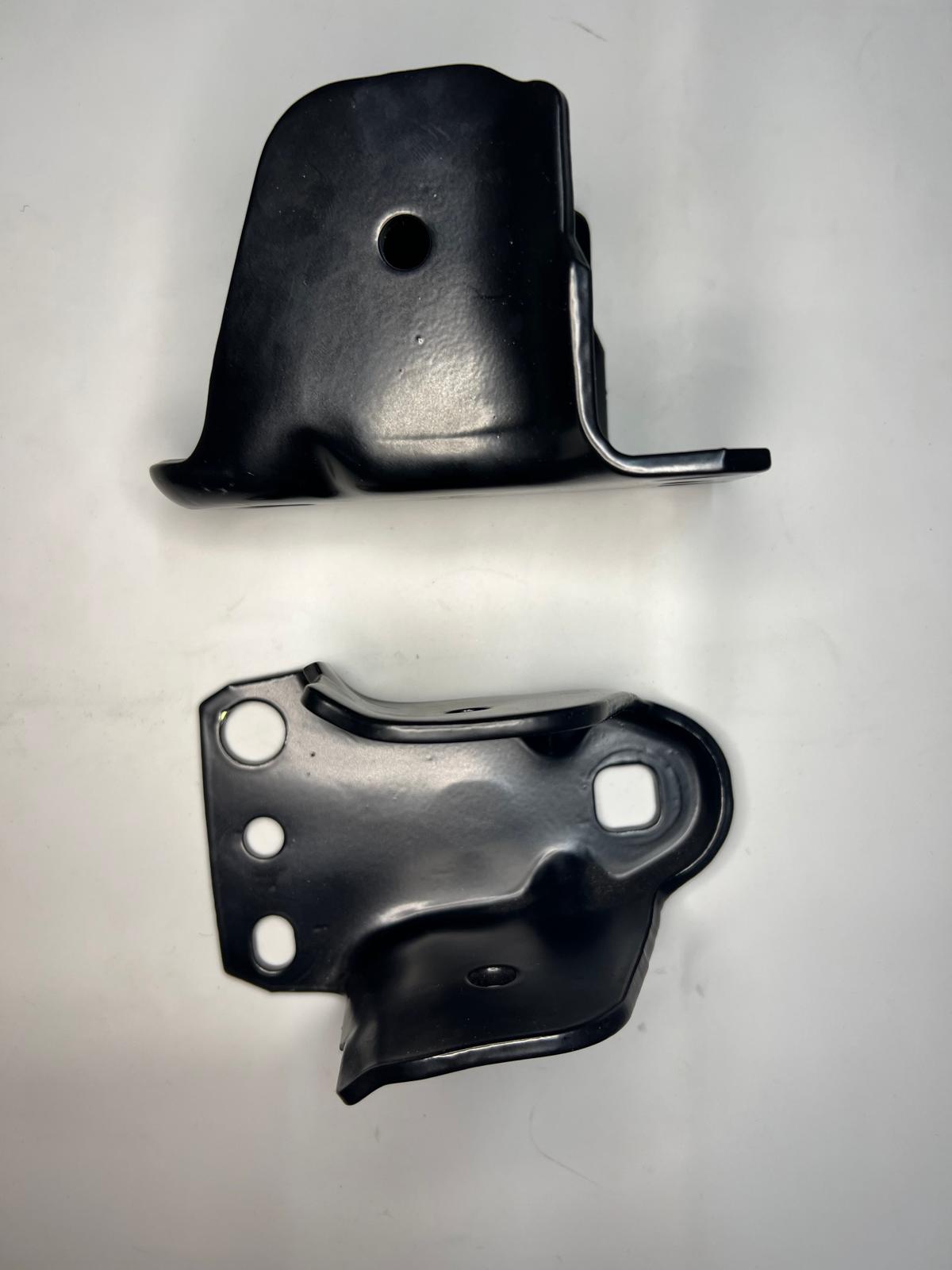Lagerbock Halter für die Hinterachse zwischen Karosse und Hinterachse