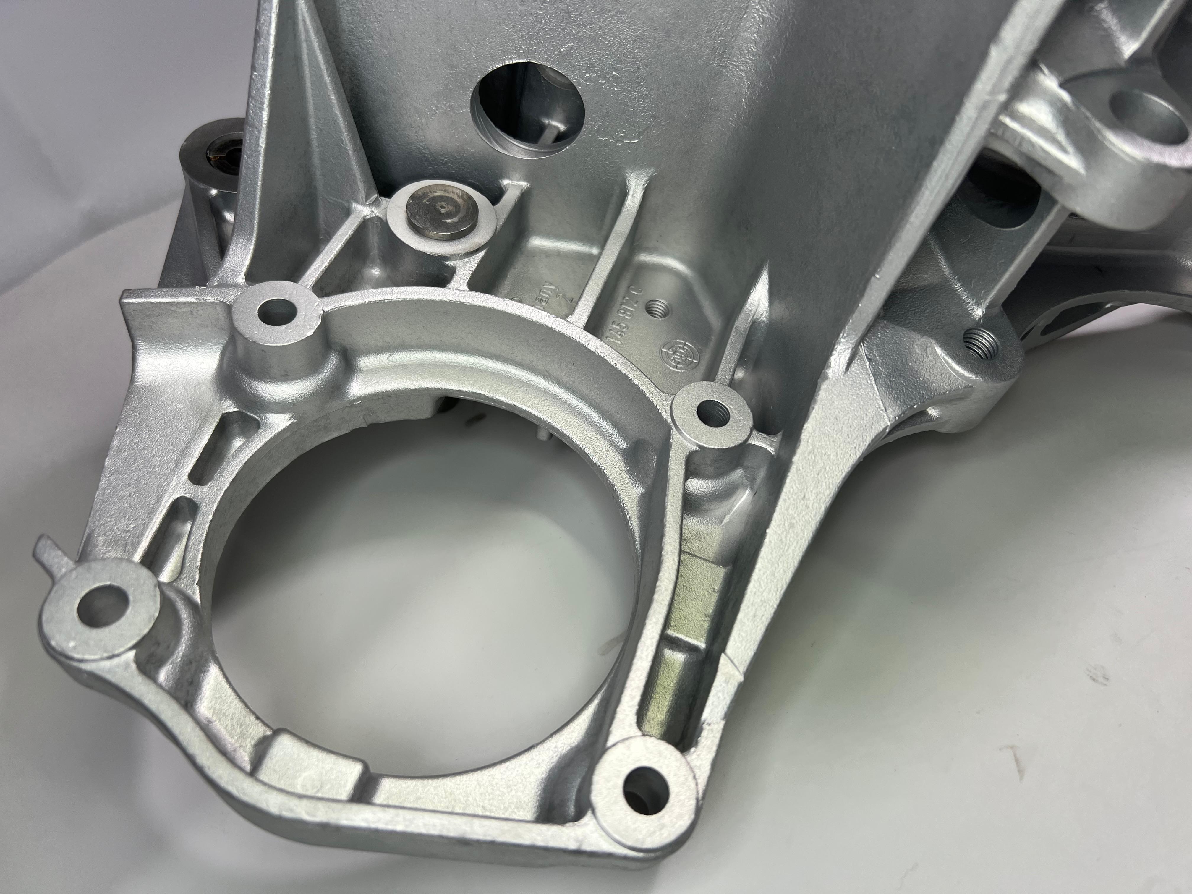 Halter für G60 Lader original Teilenummer : 037 145 491 A