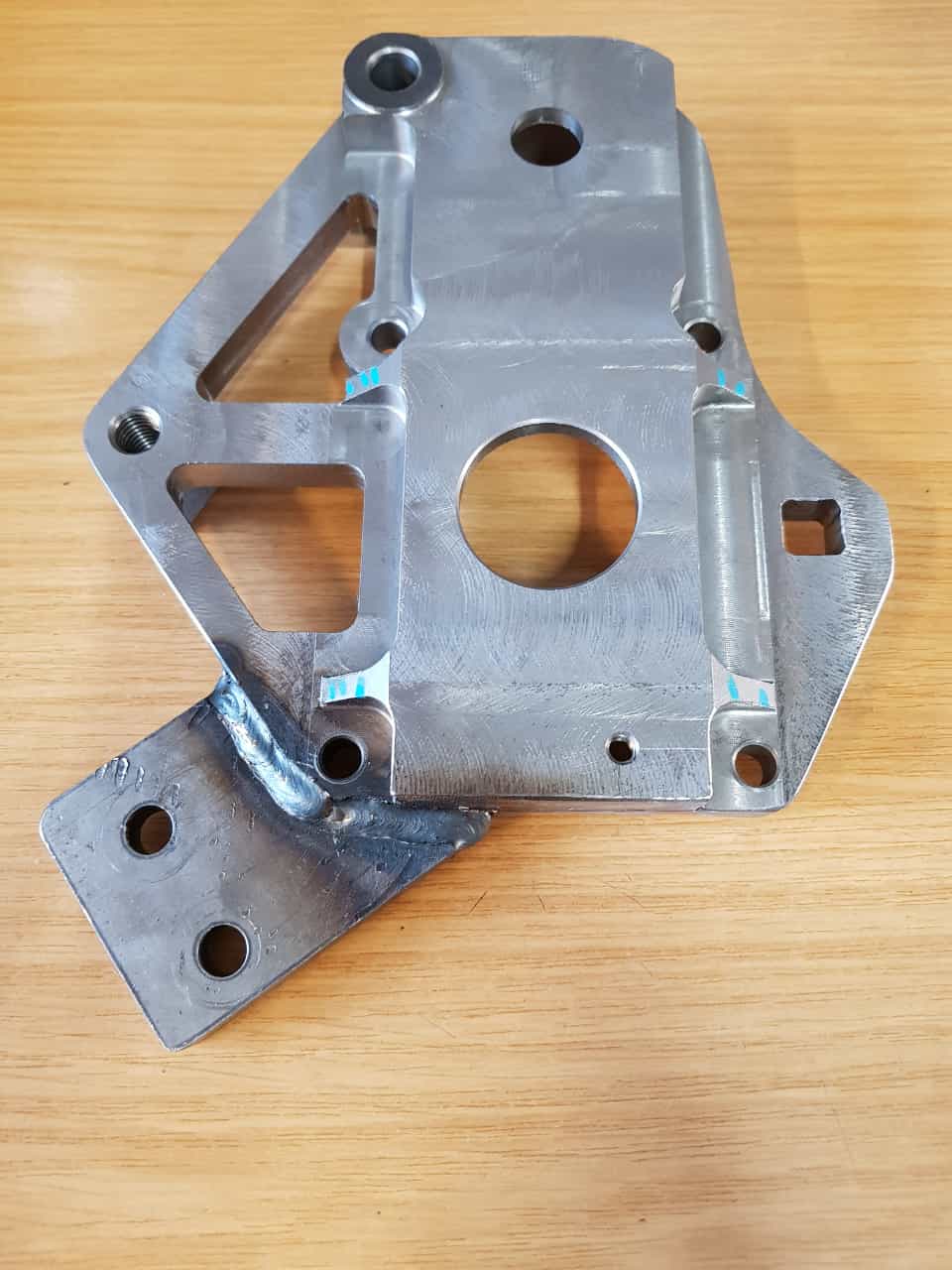 Halter für G60 Lader im Polo I