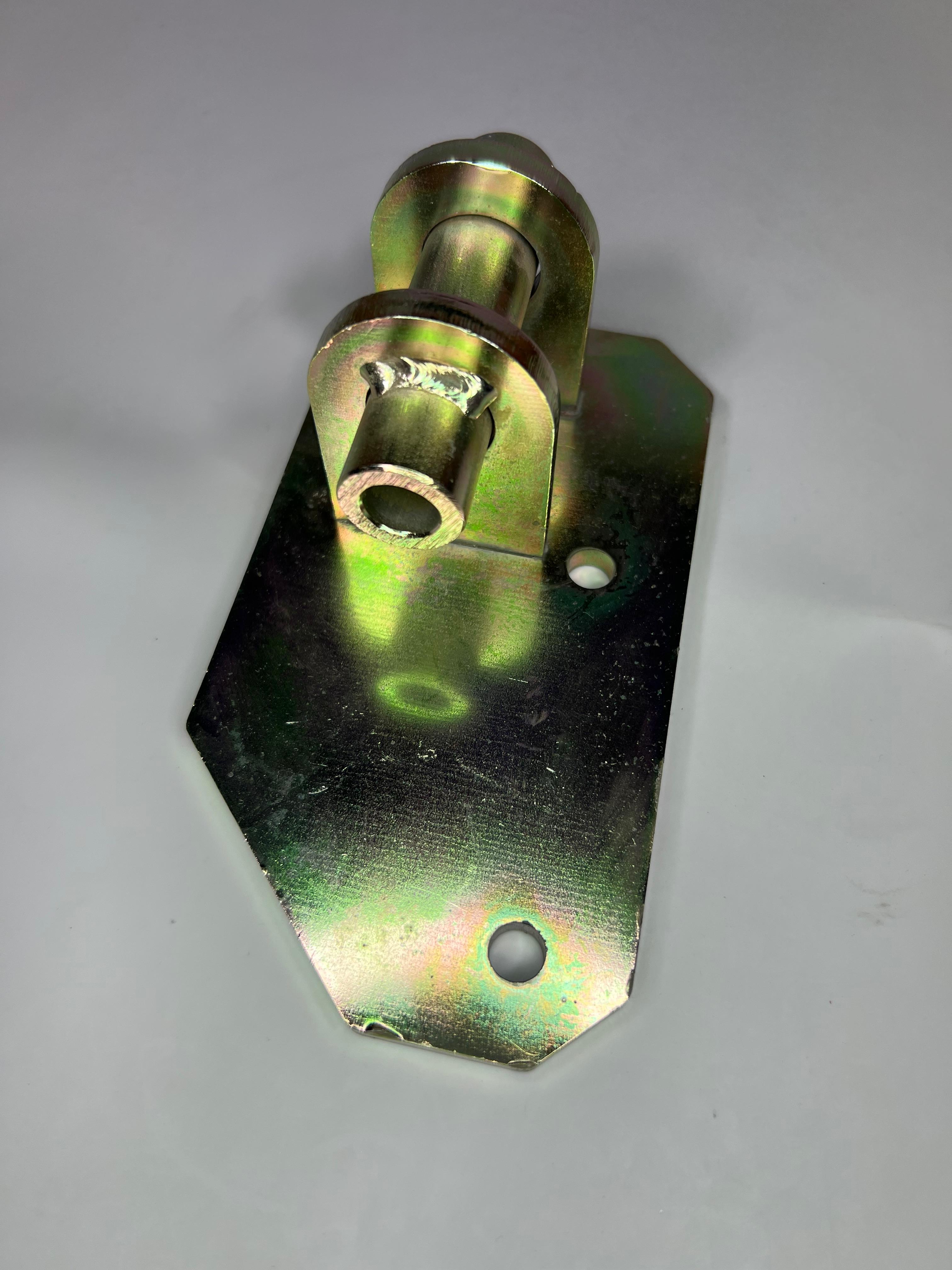 Generatorhalter Lichtmaschinenhalter für die 16VG60 Motoren in der Farbe schwarz