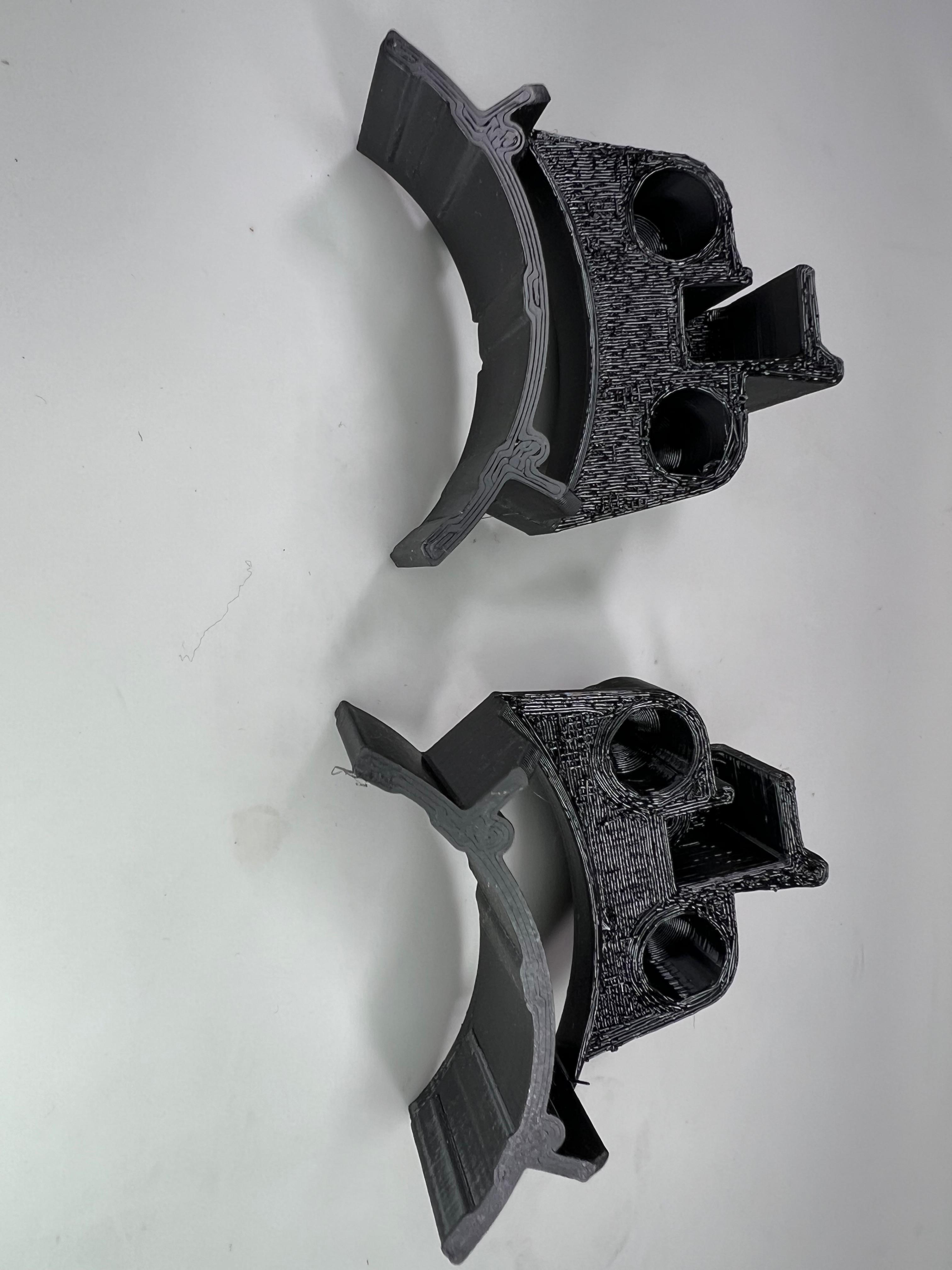 Halter am Lüftergebläse Elektrmotor aus Kunststoff  Teilenummer :  023330N