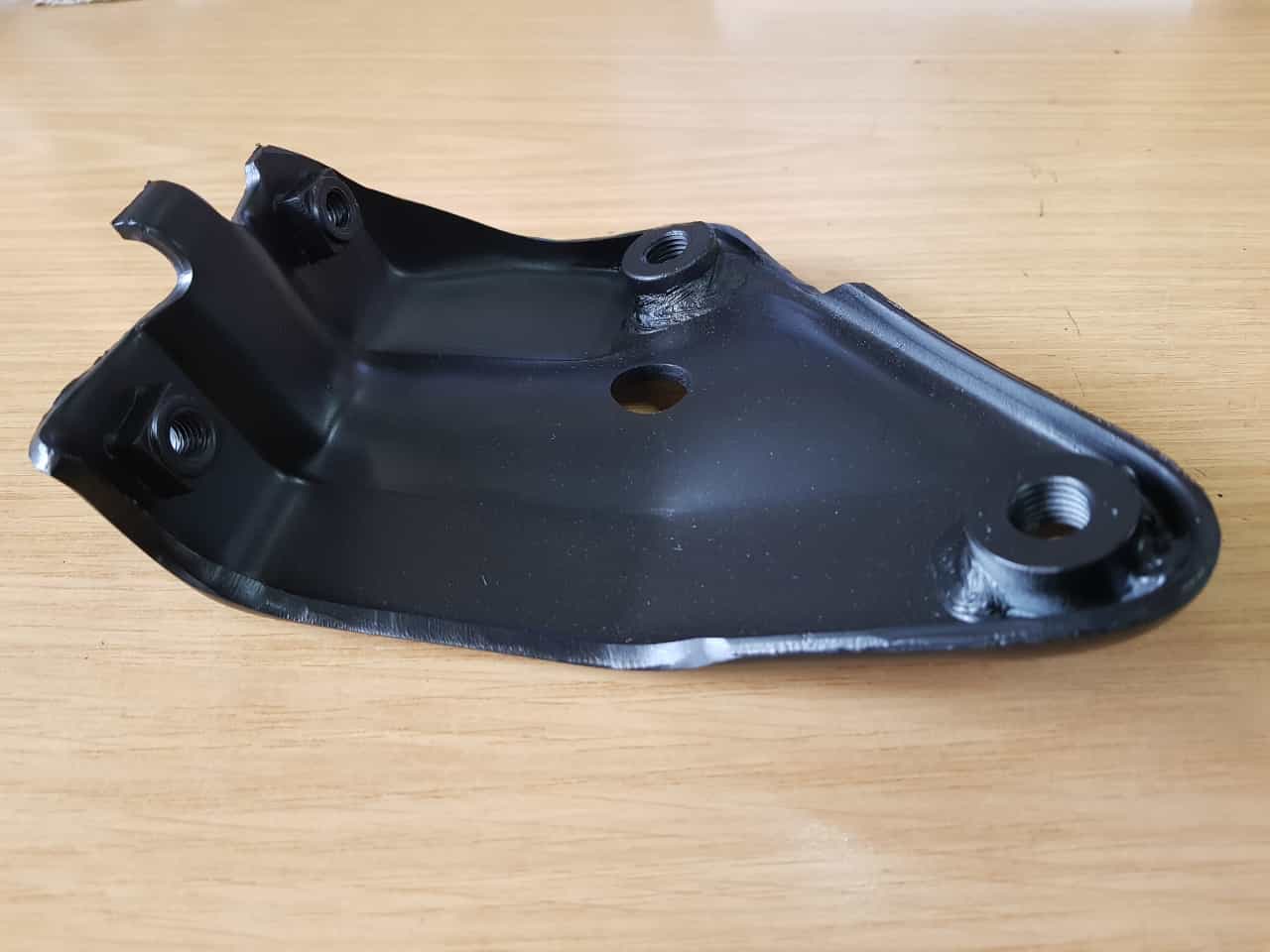 Stabi Halter Befestigung vorne rechts mit 6PK Riementrieb am Polo G40