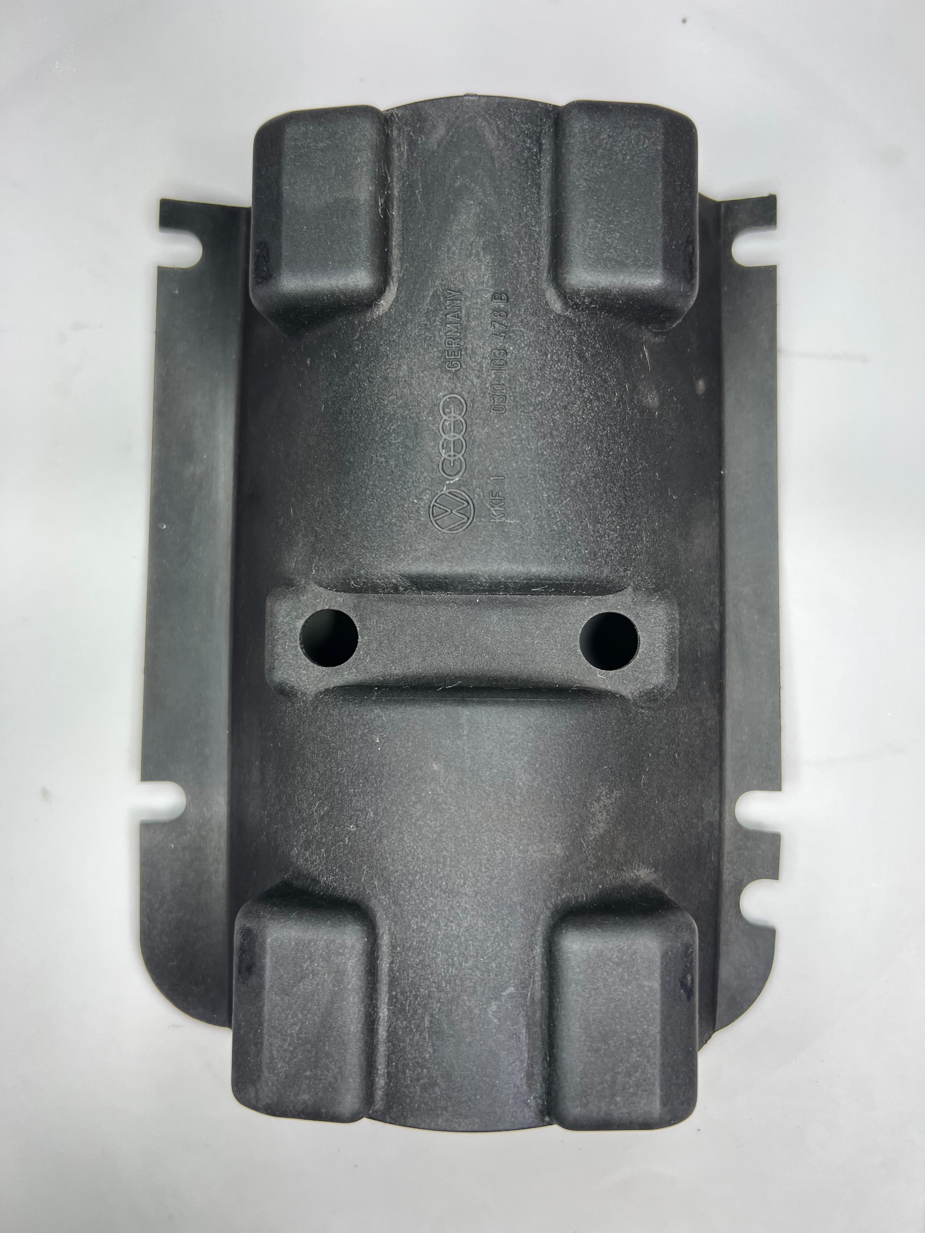 Ölabweiser unter dem Ventildeckel  für G40 Motoren original Teilenummer : 030 103 478 B