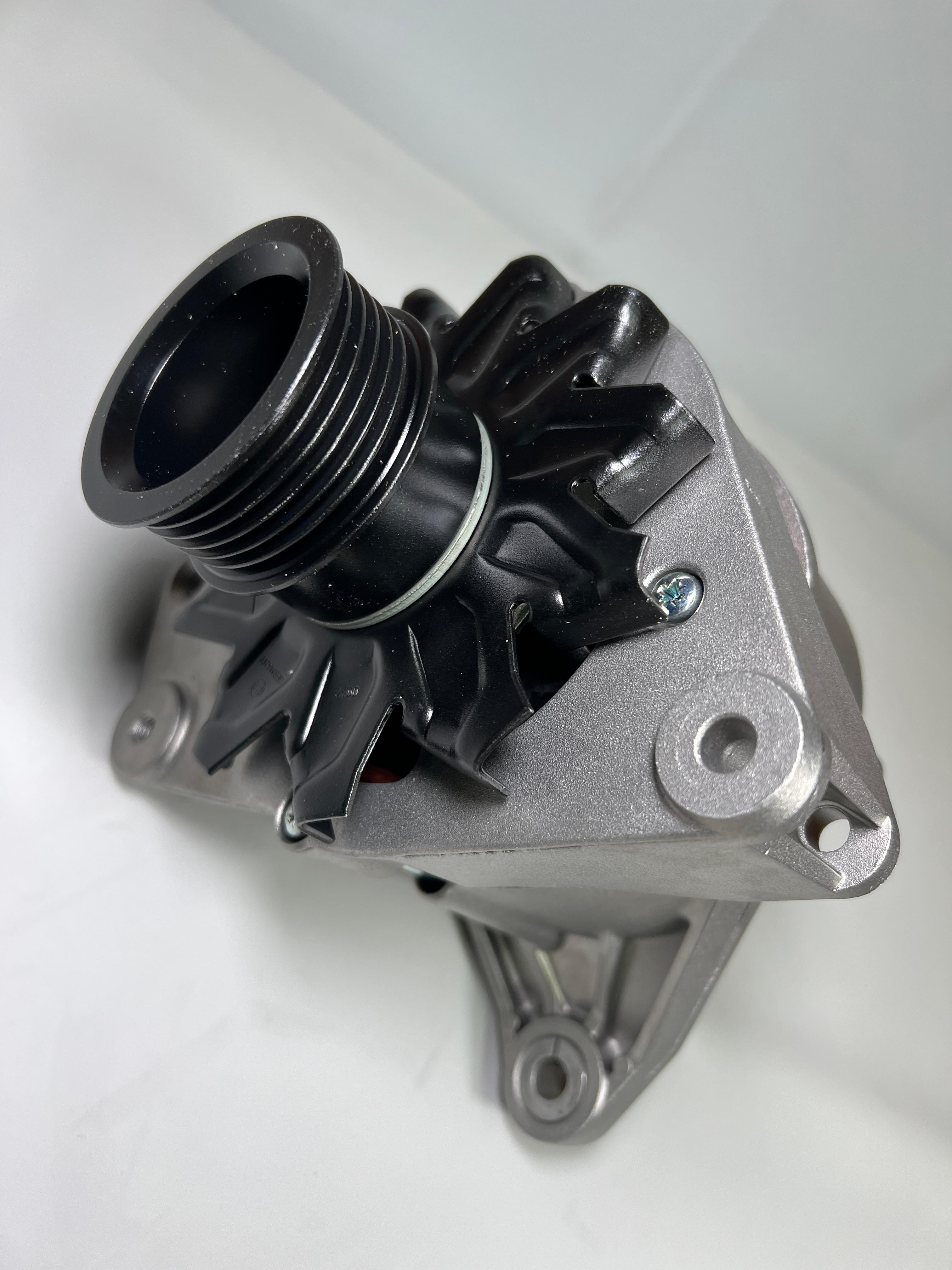 Generator für die G60 Motoren, Golf, Passat, Corrado mit 65 Ampère