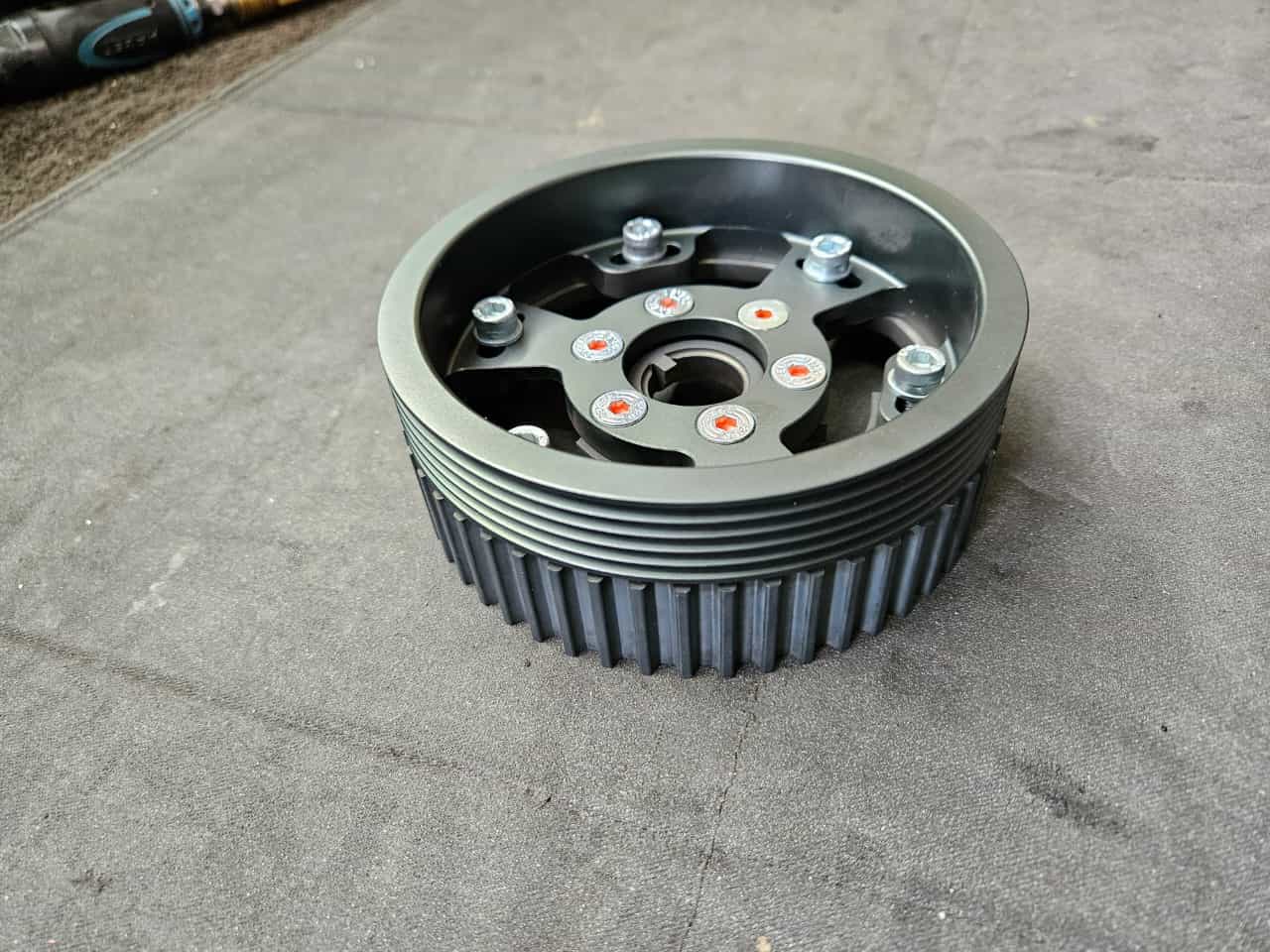 Verstellbares Nockenwellenrad für die 16VG60 Motoren mit 5PK Flachriemenrad zum Generator