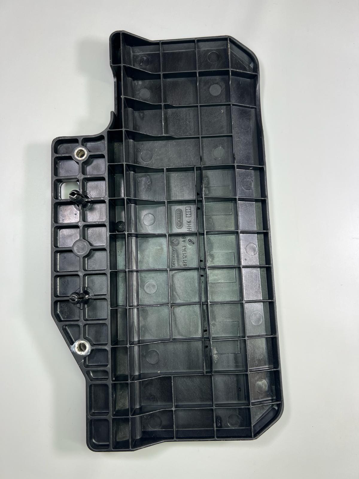 Abdeckung für den Kühler Lüfter Abdeckblech oberteil für Polo III G40 Gebrauchtteil