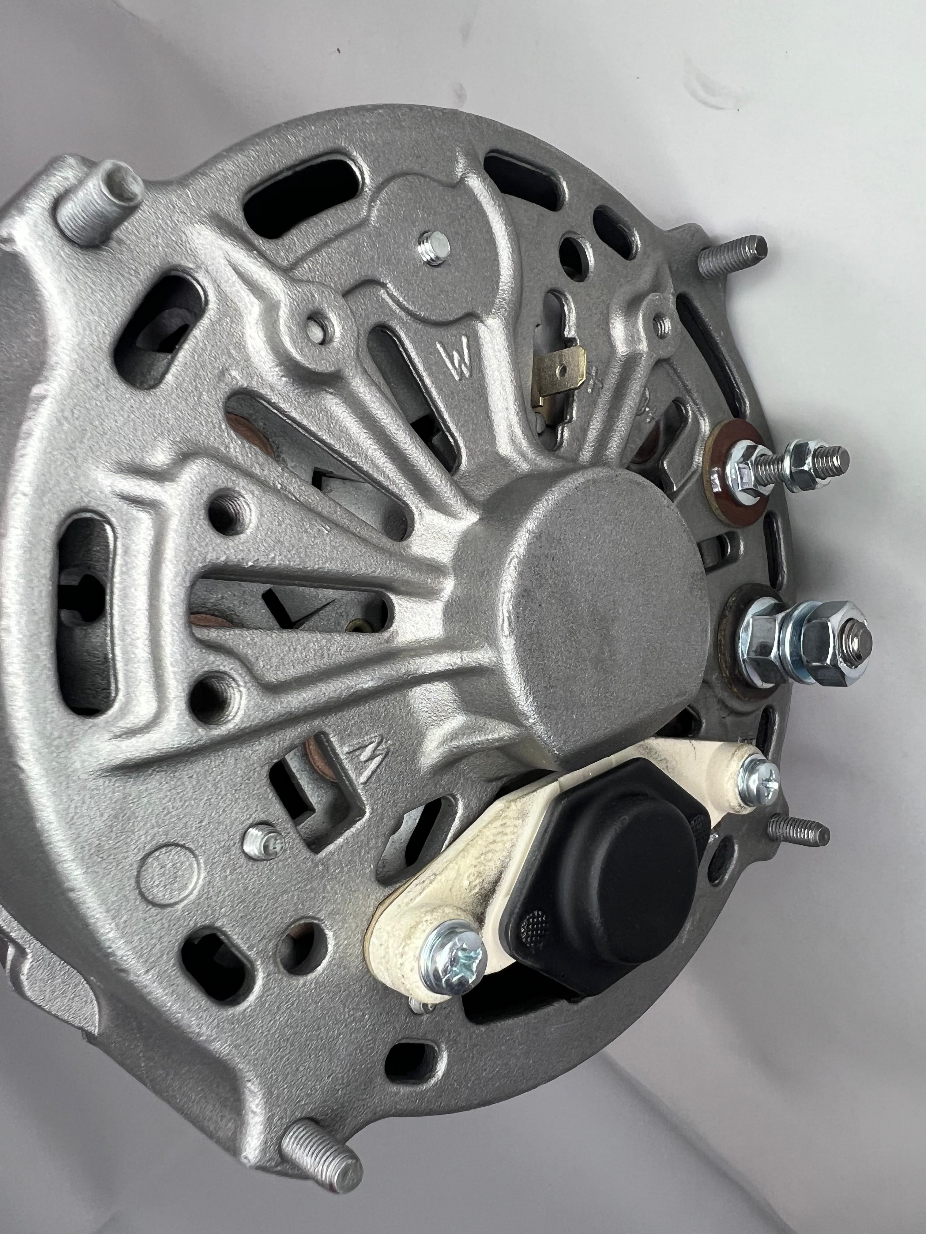 Generator für die Golf, Passat, Corrado mit 90 Ampère mit der original Teilenummer : 073 903 023 A