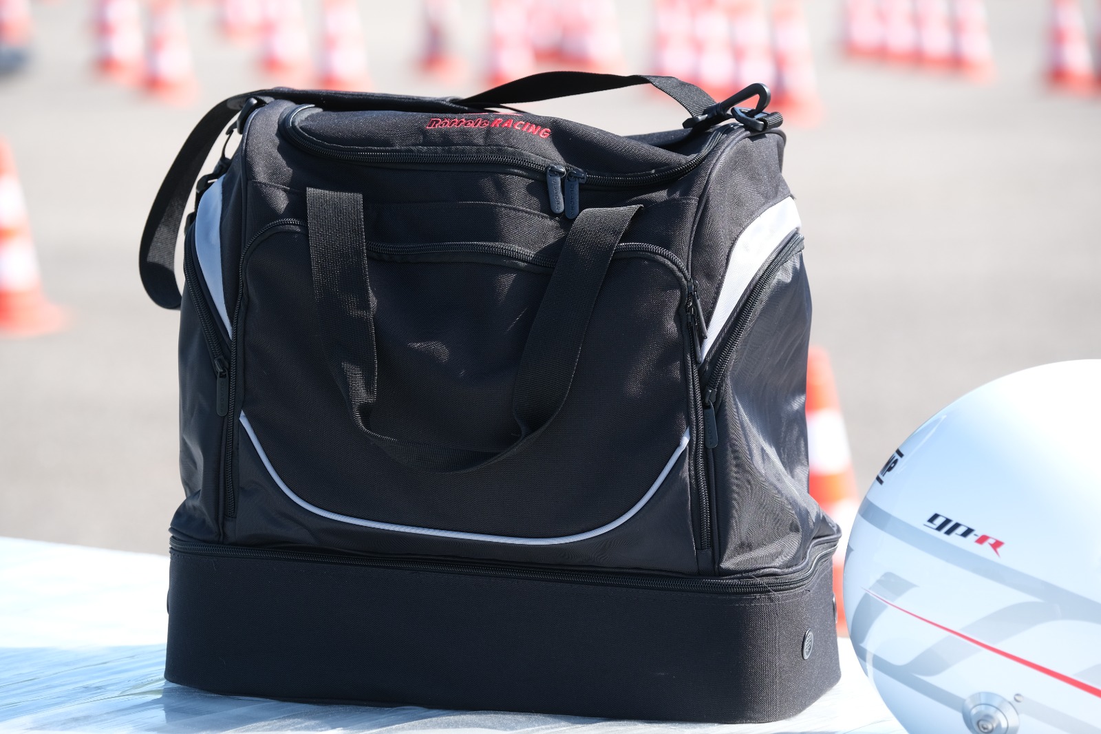 Helmtasche Helmet Bag mit Röttele-Racing Werbung