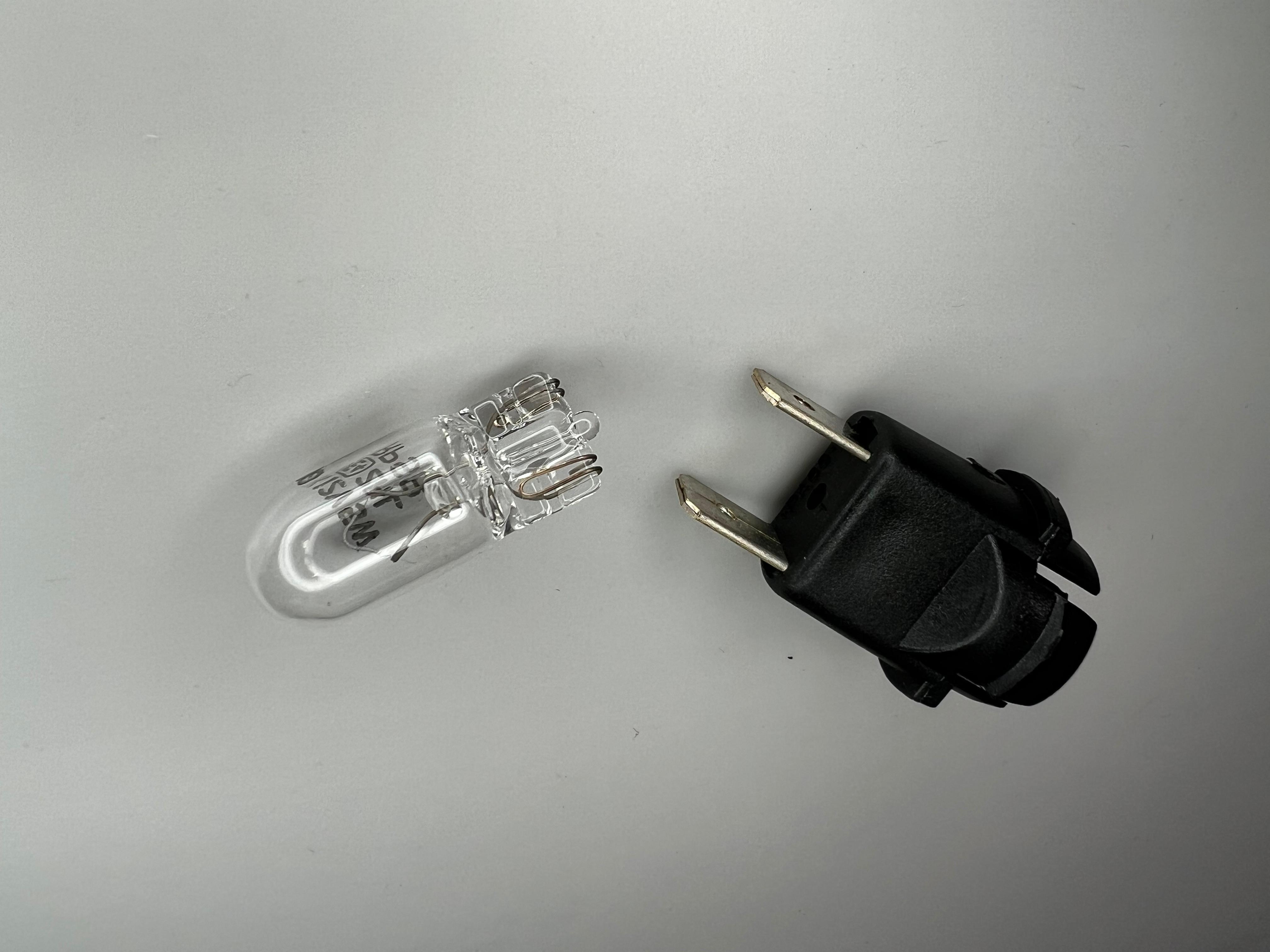 Sockel mit Birne für die Instrumente von VDO Continental Anzeige