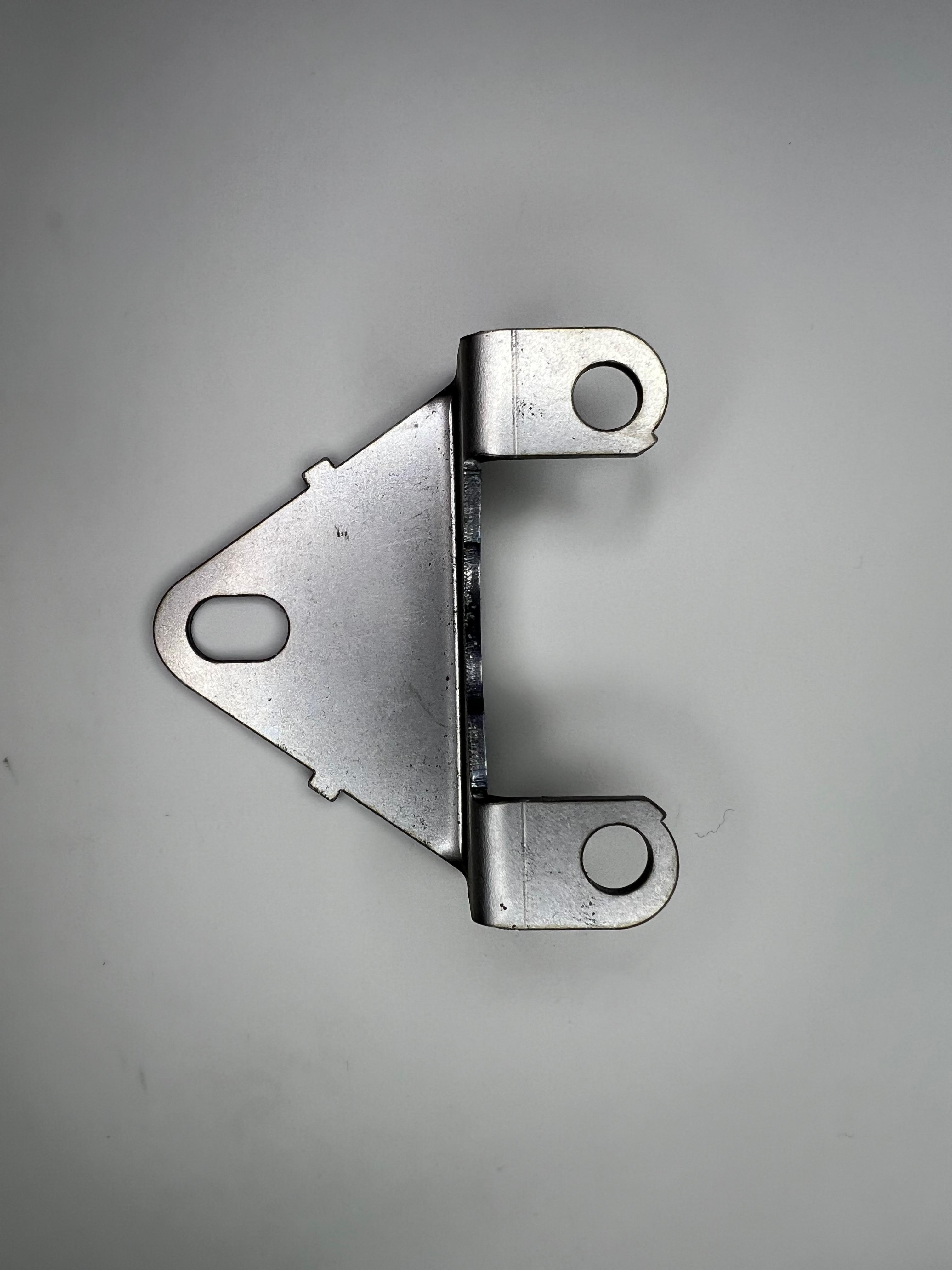 Halteblech am Benzindruckregler Kraftstoffdruckregler Original Teilenummer : 037 133 337 C für G60