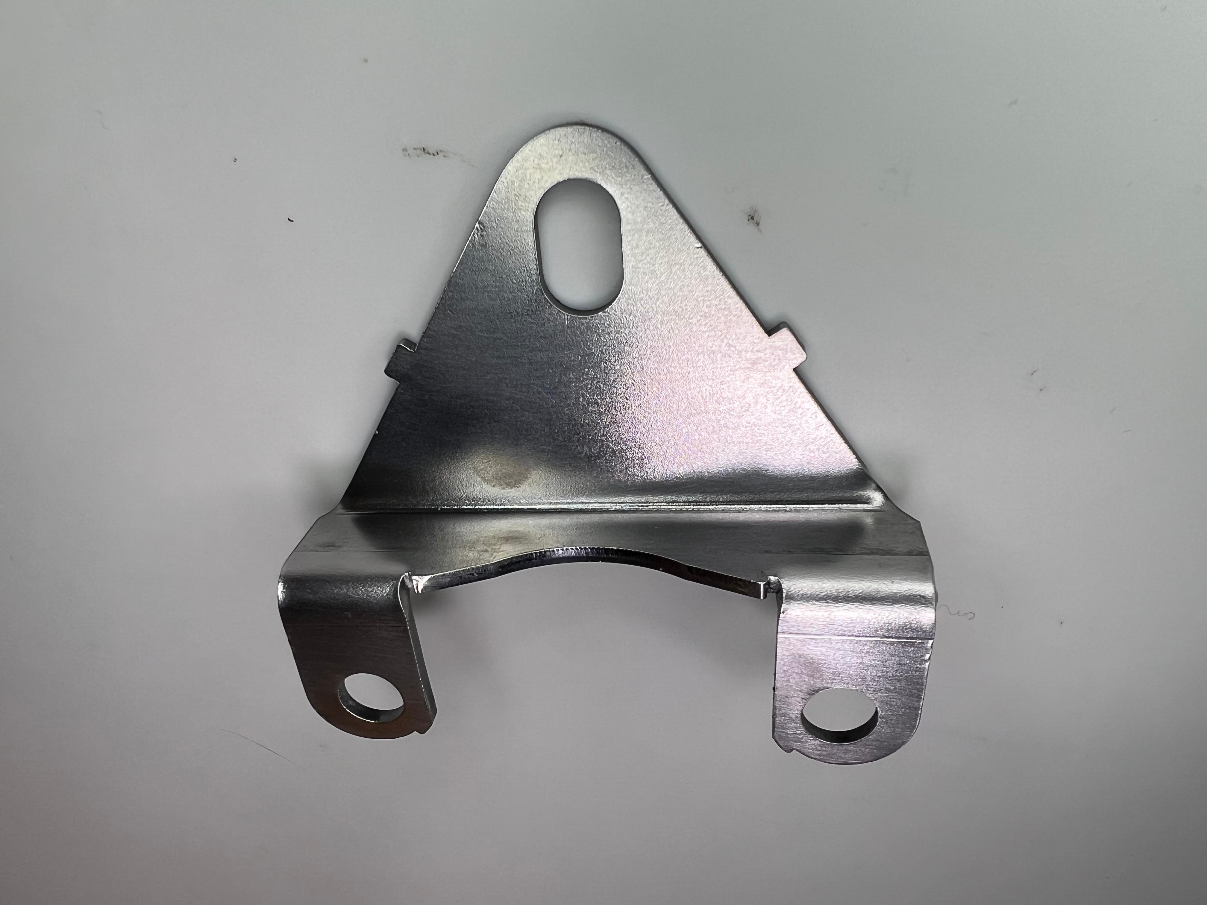 Stütze Halter am Benzindruckregler Kraftstoffdruckregler VW G60  Original Teilenummer : 037 133 337