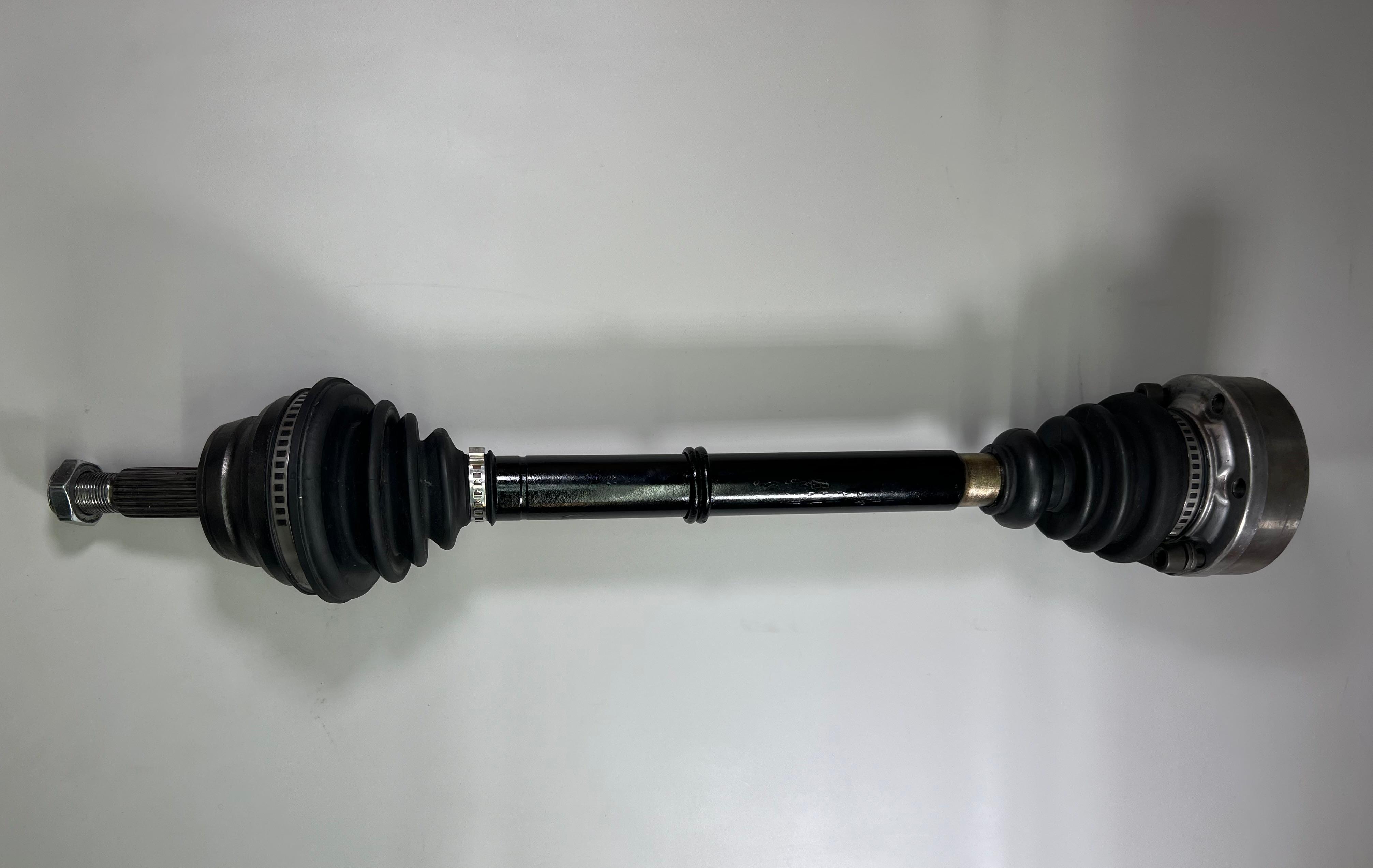 Antriebswelle kurz Golf 1 Vento Caddy Audi mit 020 oder 02A Getriebe