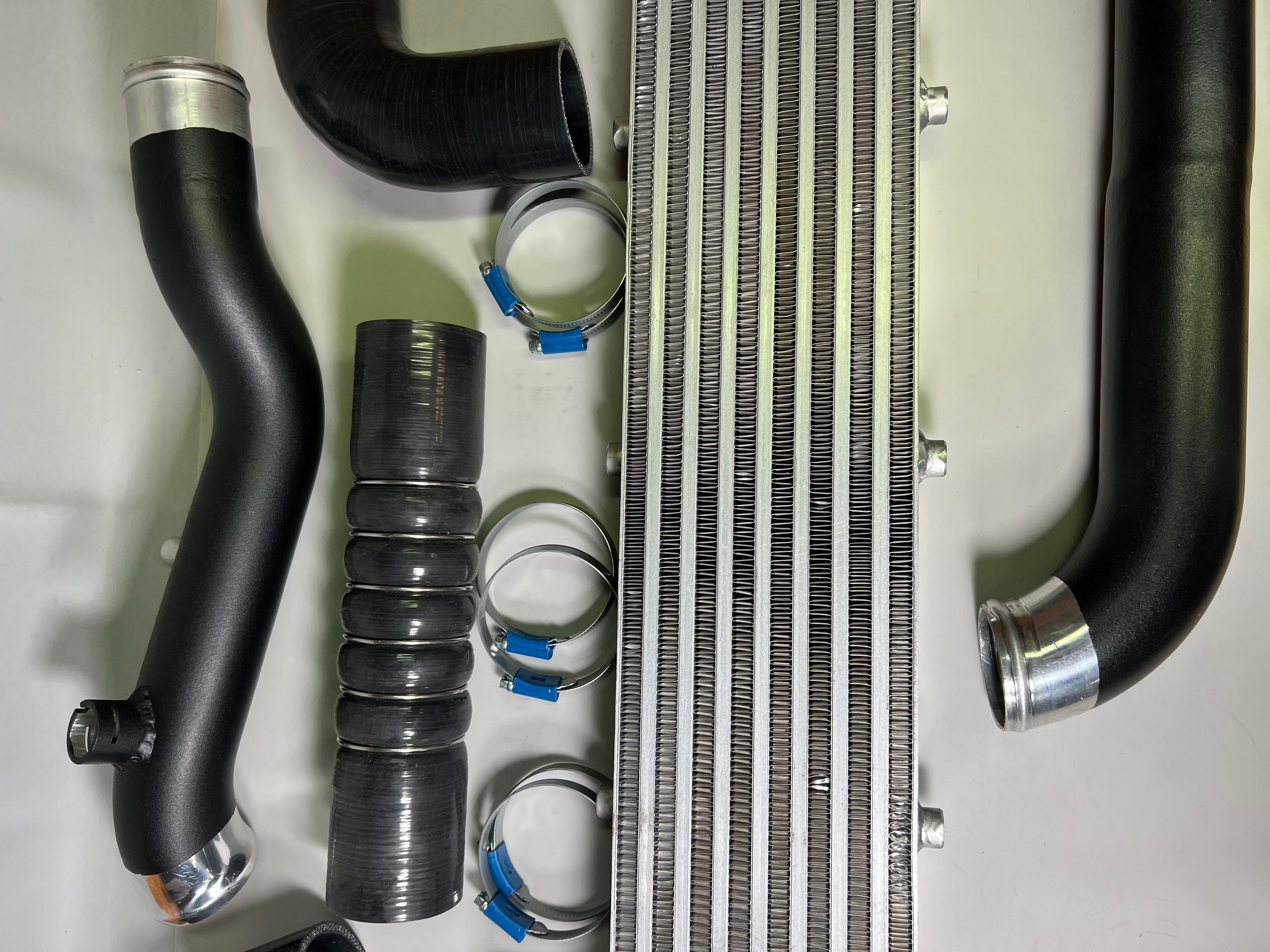 Polo II G40 Ladeluftkühler-Kit mit Ladedruckrohre, Auslassbogen und Schläuchen
