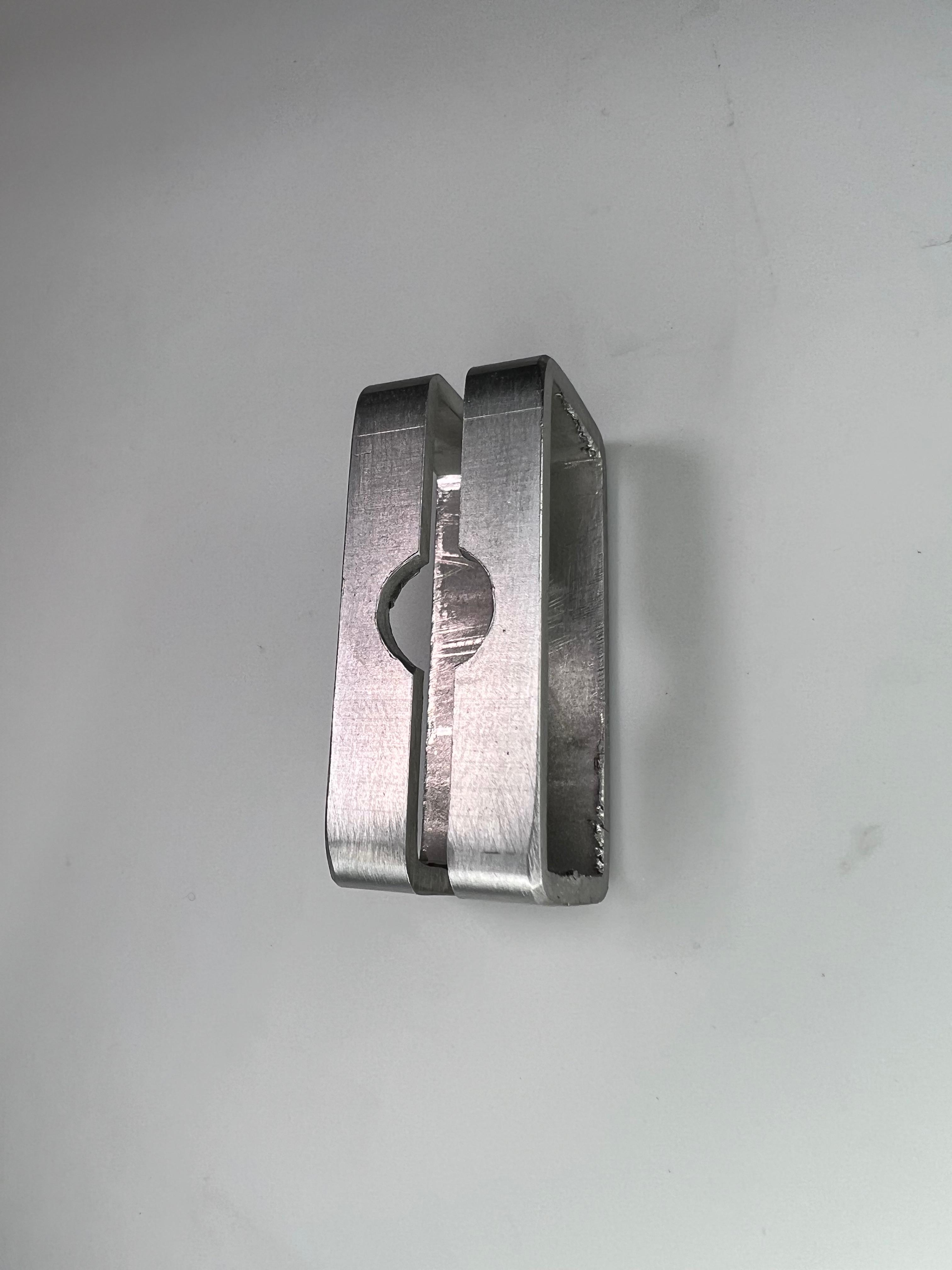 Kurzer Handbremsseilhalter Polo G40 aus Edelstahl für die Seilzüge der Trommelbremse