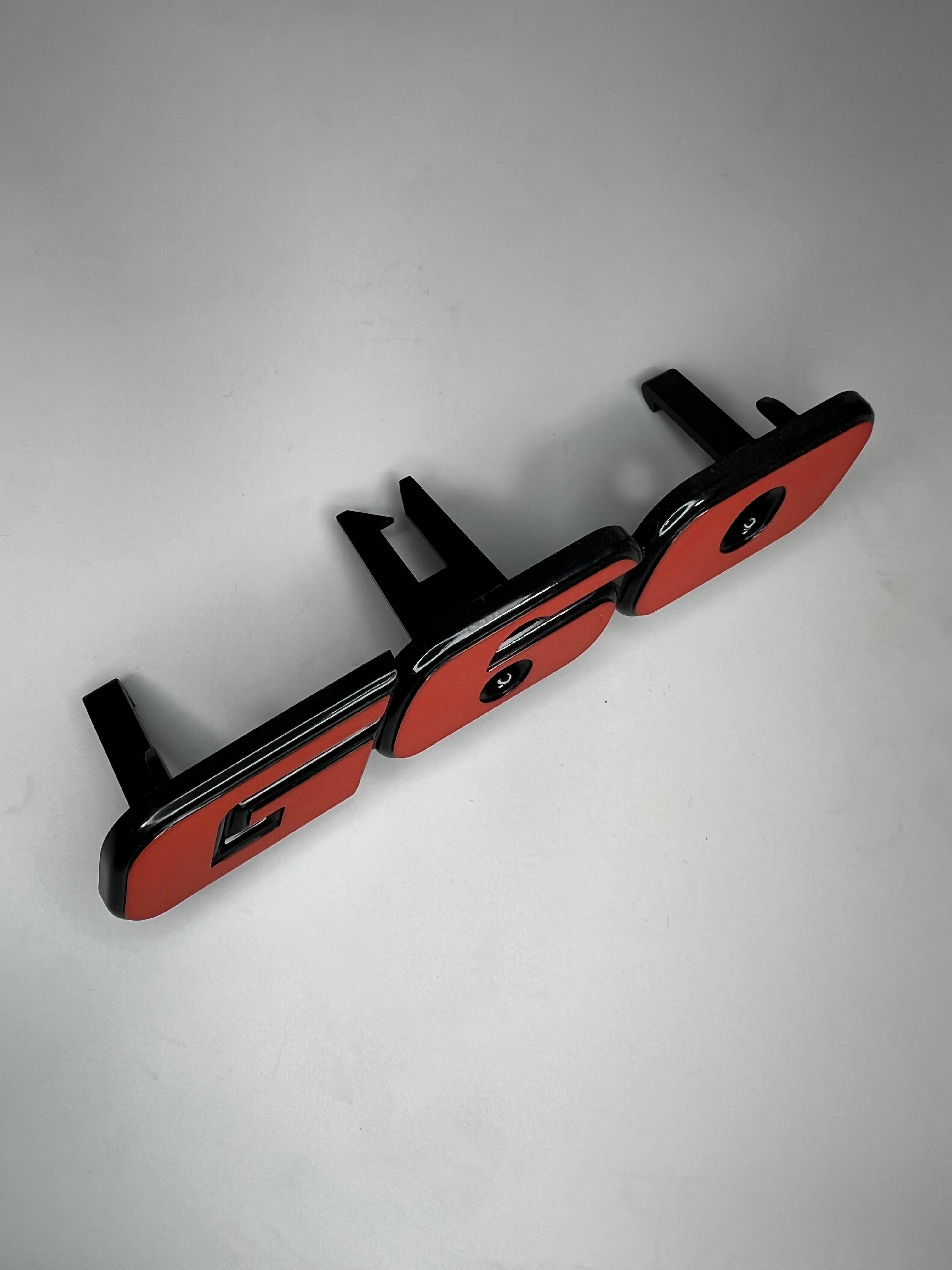 Emblem für den G60 Kühlergrill aus Kunststoff für Passat 35i Corrado Golf II 19E in der Farbe  rot