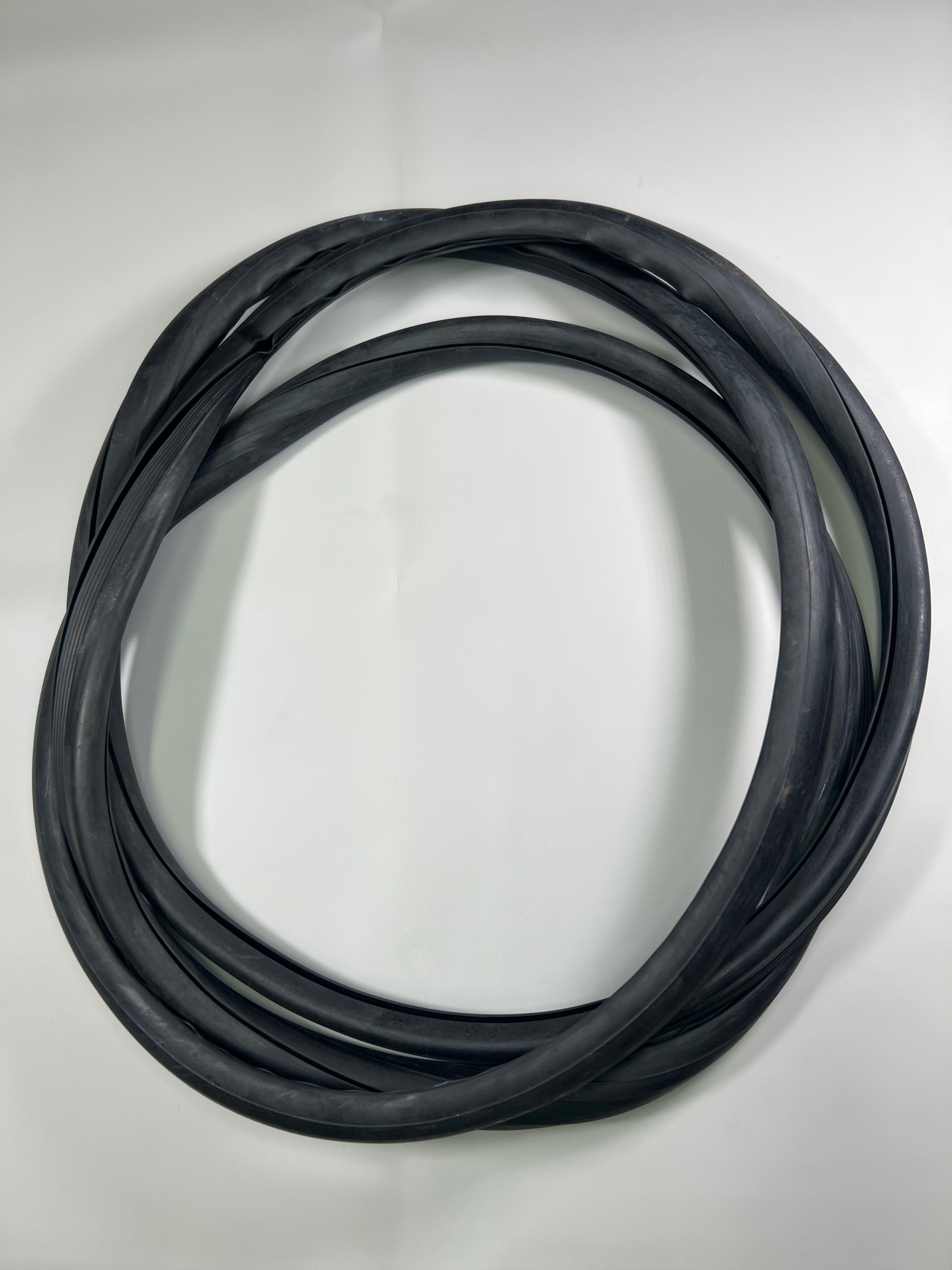 Dichtungsgummi für die Windschutzscheibe Polo II und III G40