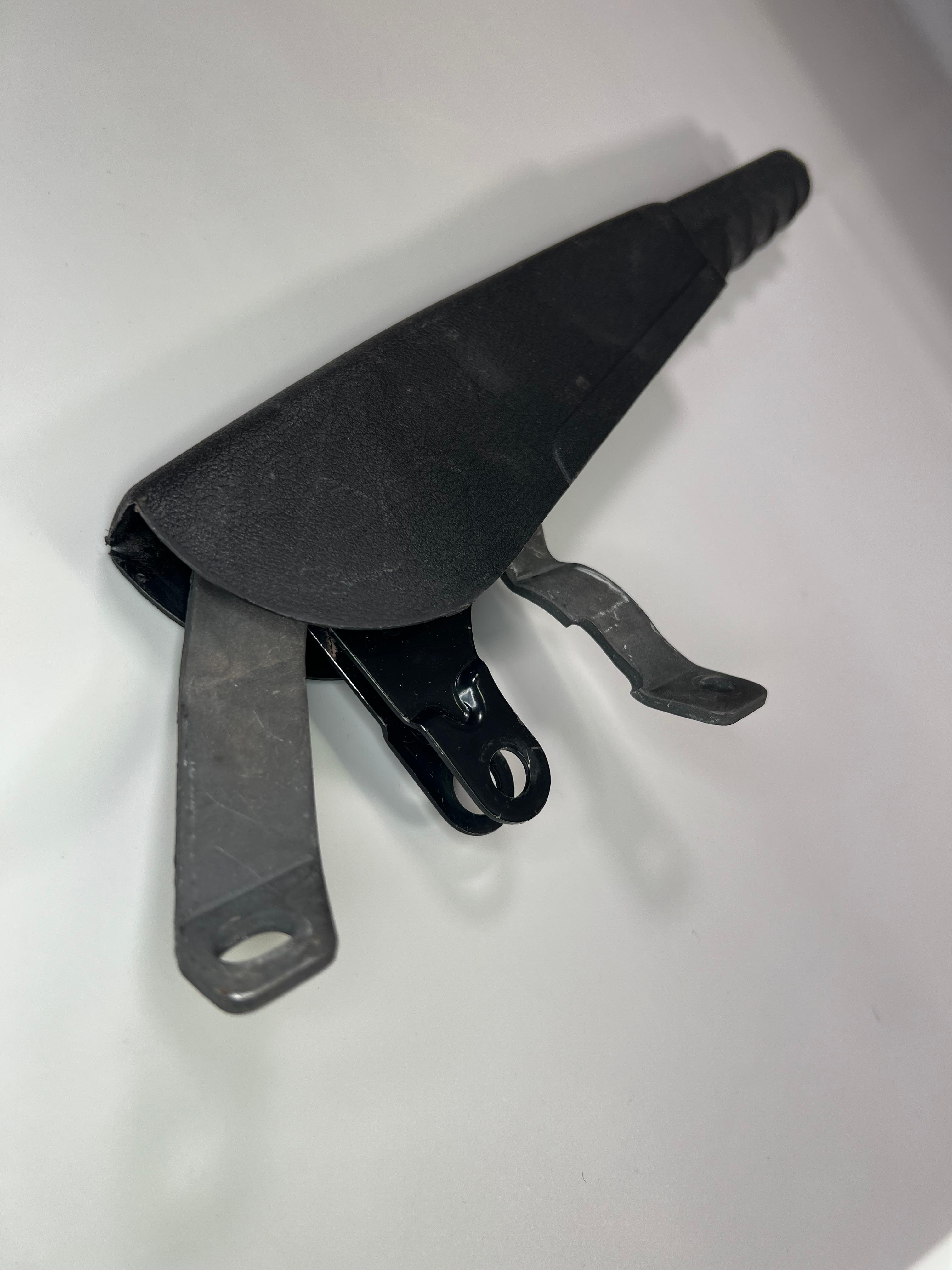 Handbremshebel für Polo II mit Abdeckung original Teilenummer : 867 711 301 D