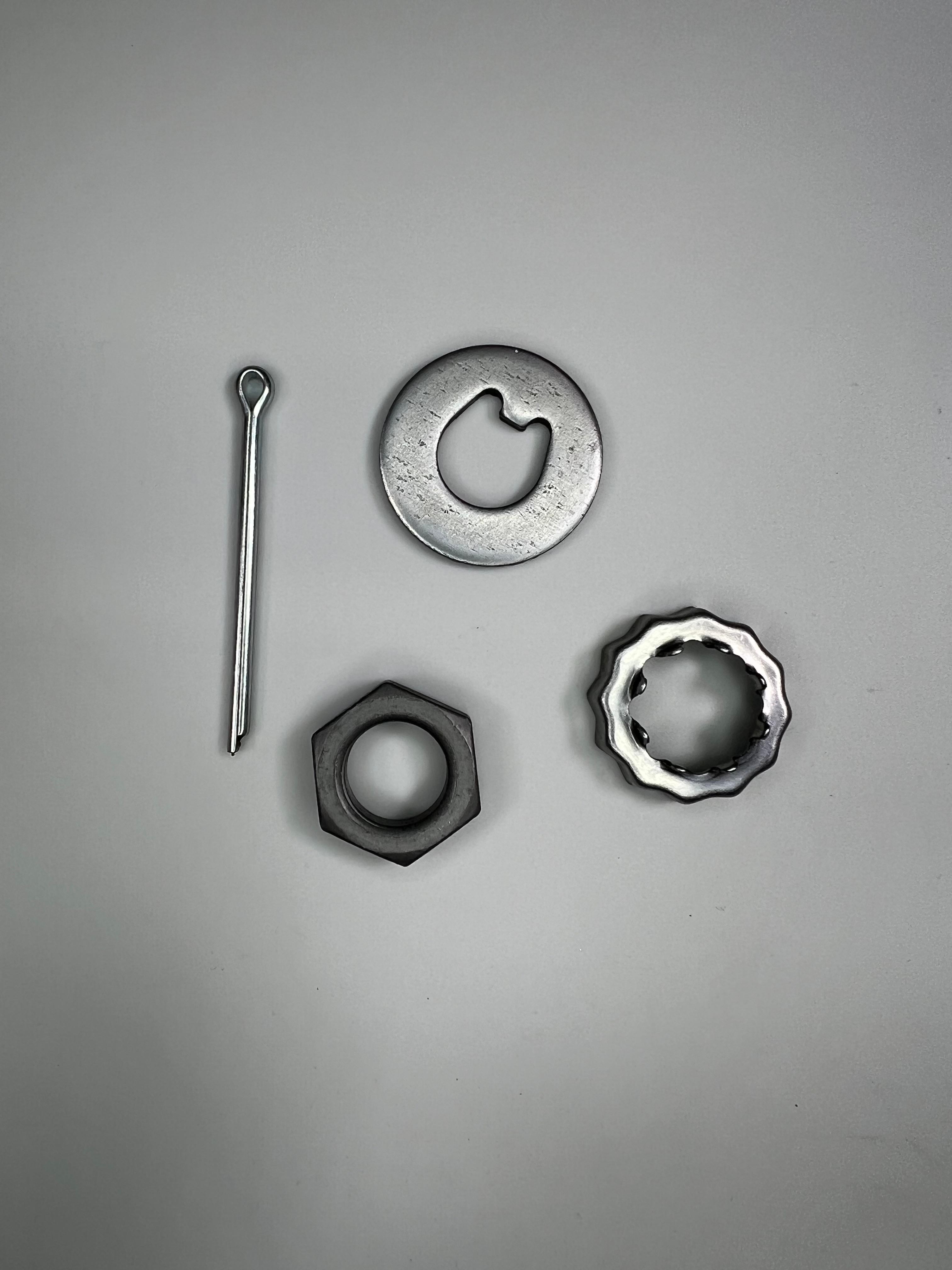 Radlagermutter mit Kronenmutter Einstellplatte Druckplatte und Splint für die Trommelbremse