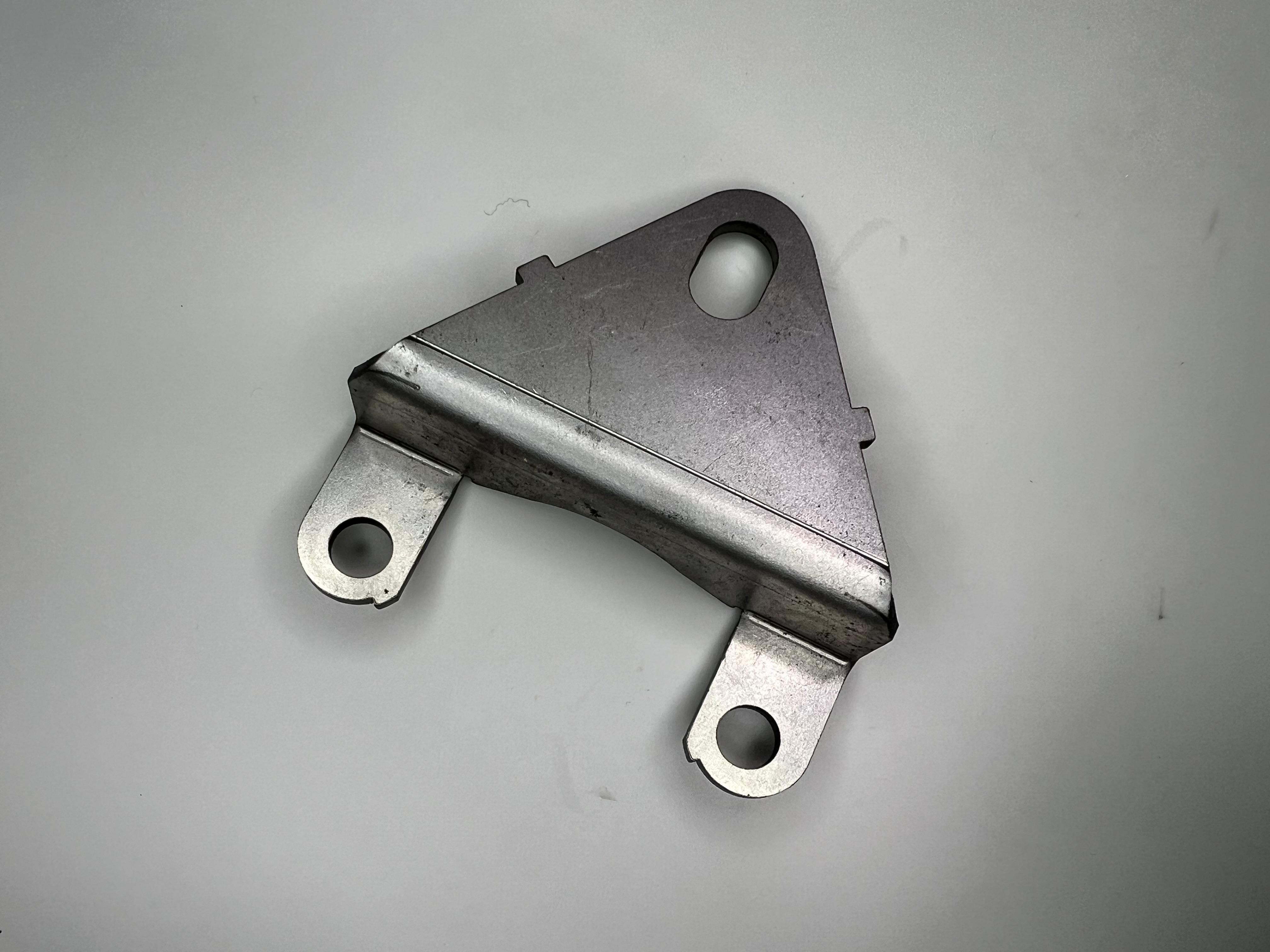 Halteblech am Benzindruckregler Kraftstoffdruckregler Original Teilenummer : 037 133 337 C für G60