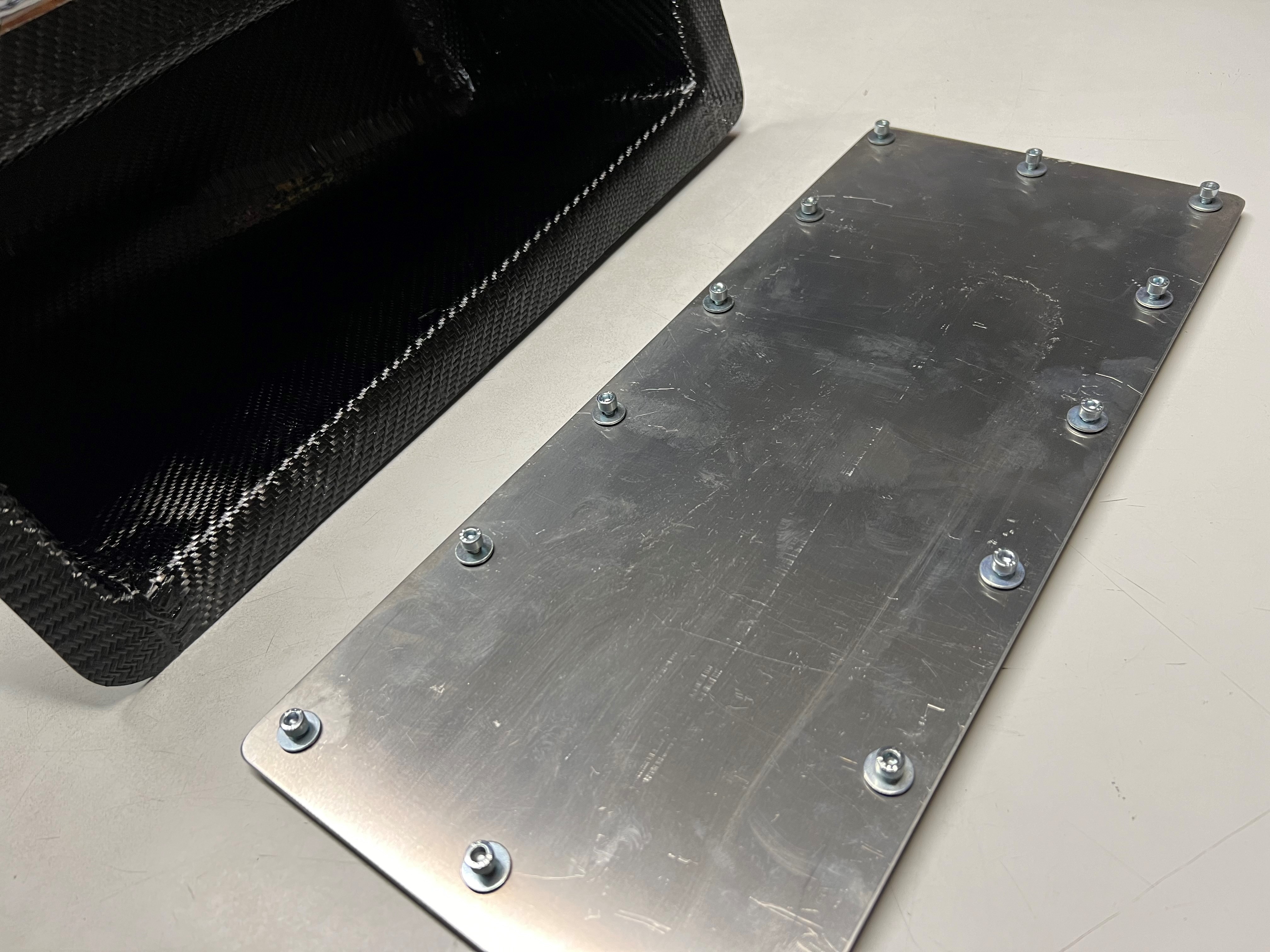 Carbon Airbox Luftsammler groß für unsere Polo und Golf mit Einzeldrosselanlage oder Doppelvergaser