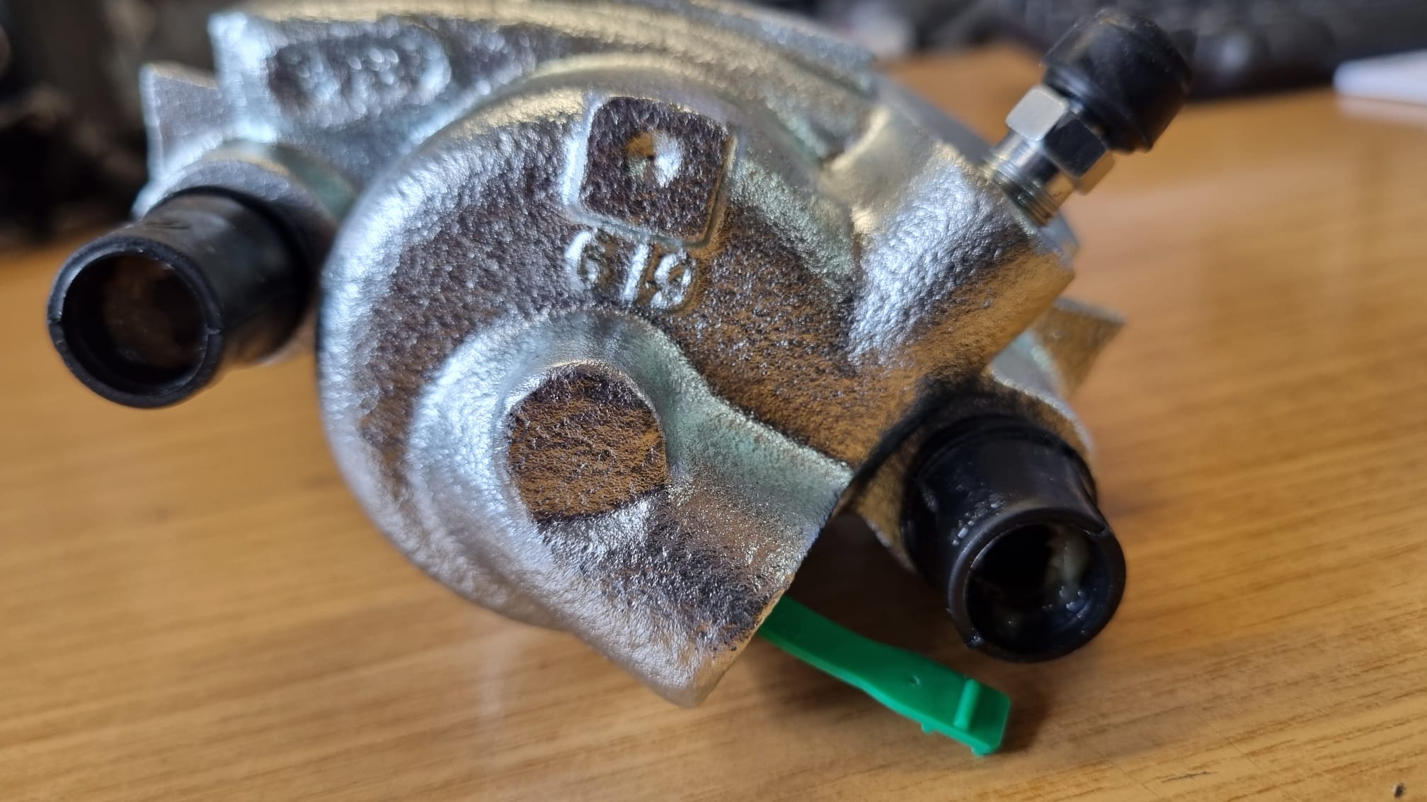 Bremssattel vorne links und rechts für die Polo G40 Federbeine