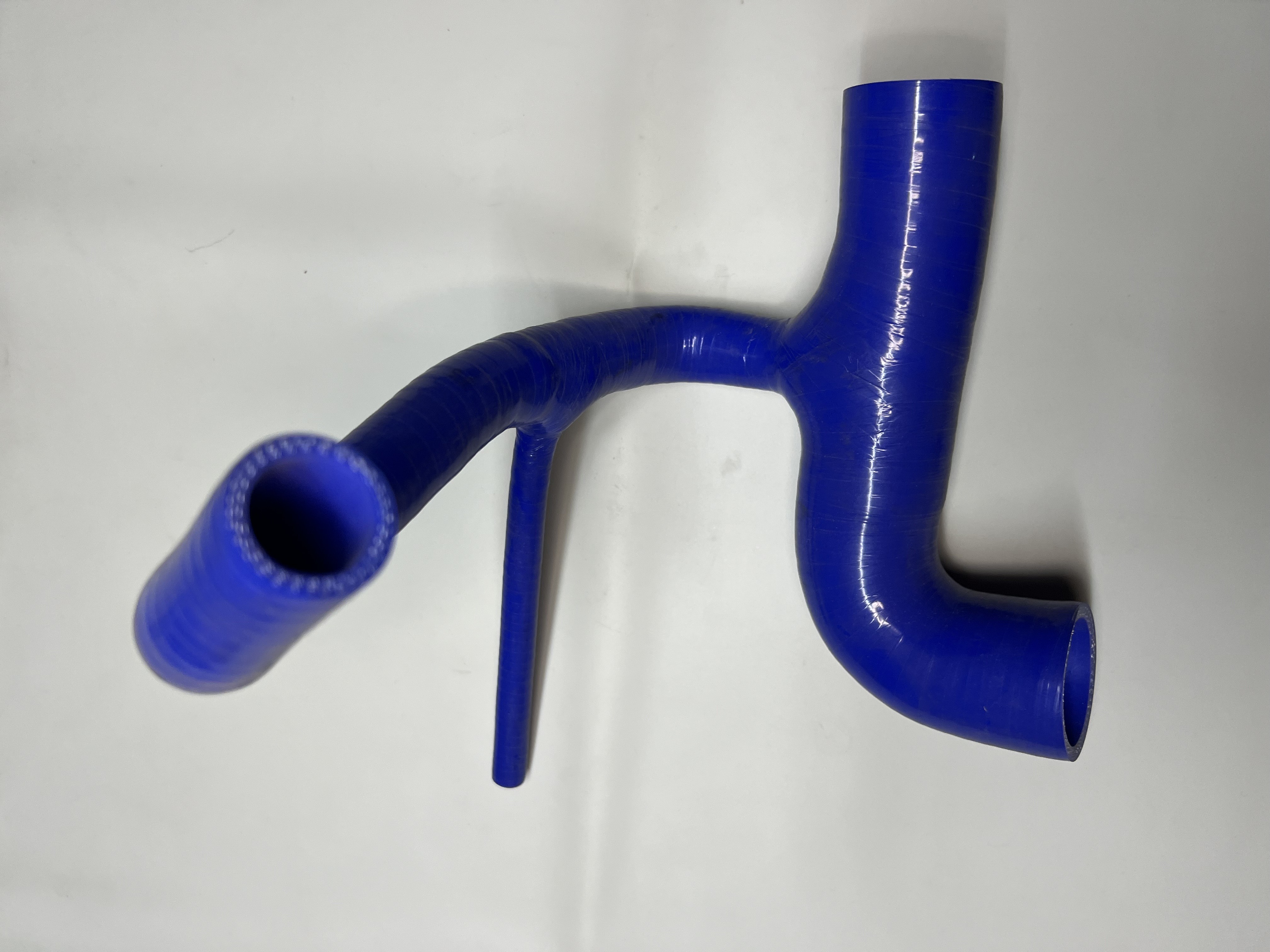 Entlüftungsschlauch für Polo 86C 2F G40 PY Neuteil Silikon Schlauch in der Farbe blau oder schwarz