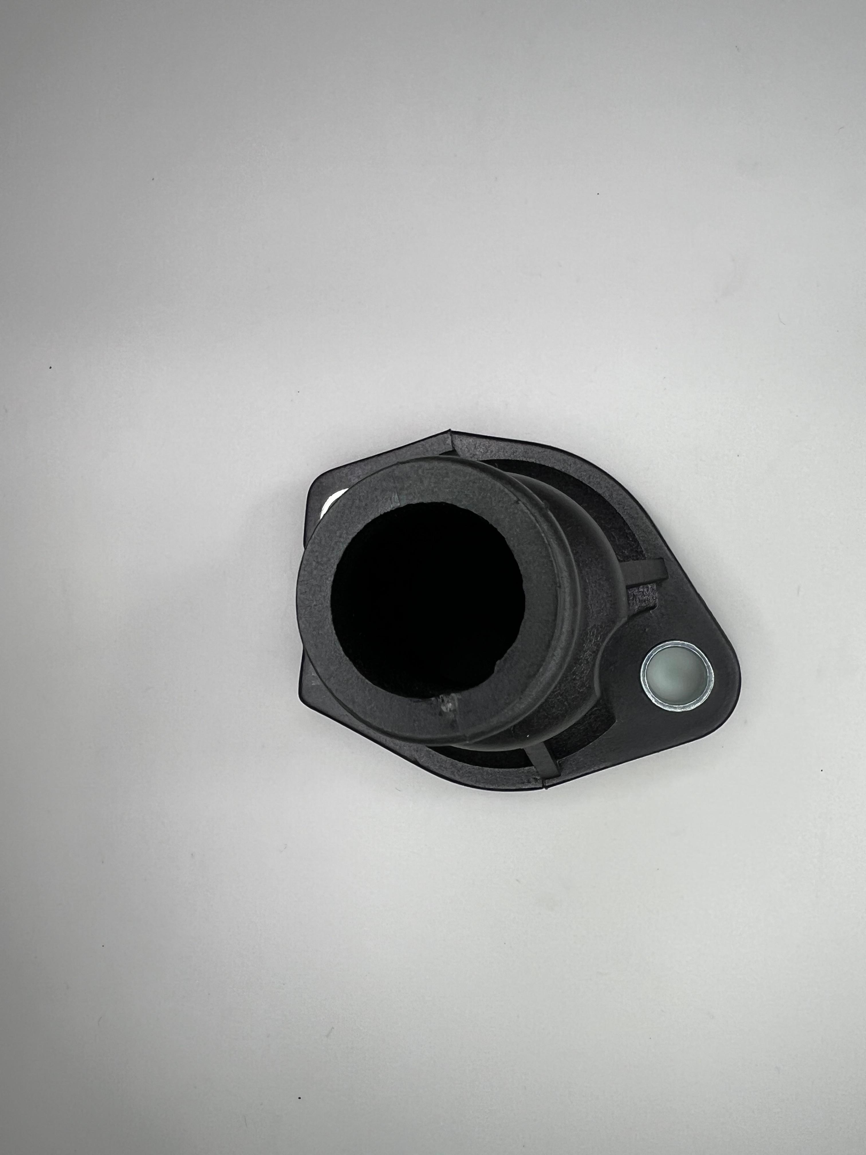 G60 Wasserflansch am Zylinderkopf links aus Kunststoff