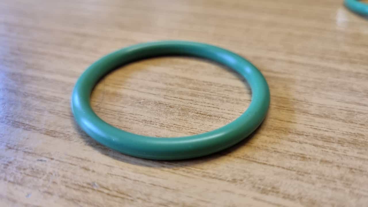 O-Ring Zündverteiler Polo G40 mit der Original Teilenummer 030 905 224 mit den Maßen 42x4,5