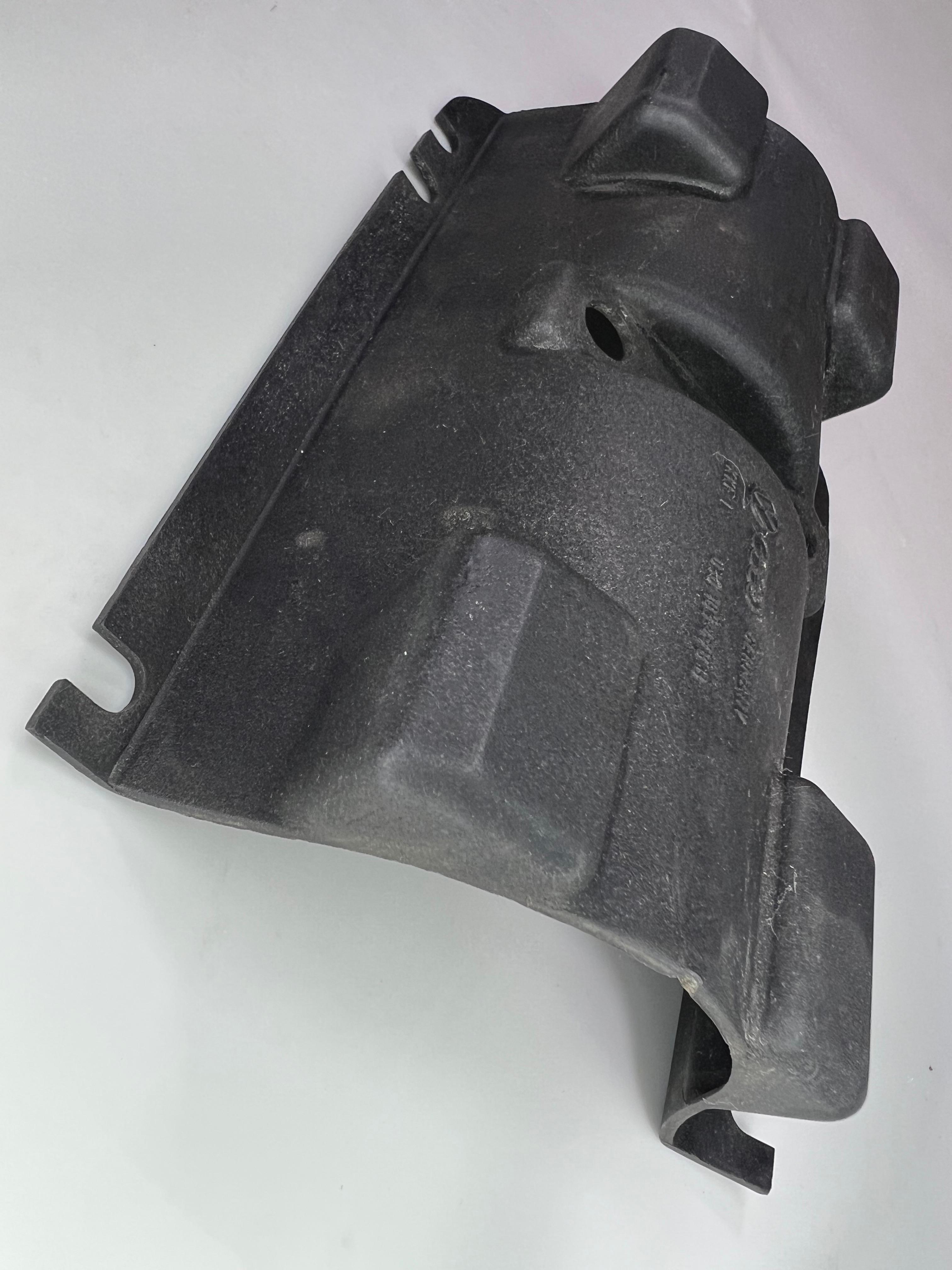 Ölabweiser unter dem Ventildeckel  für G40 Motoren original Teilenummer : 030 103 478 B
