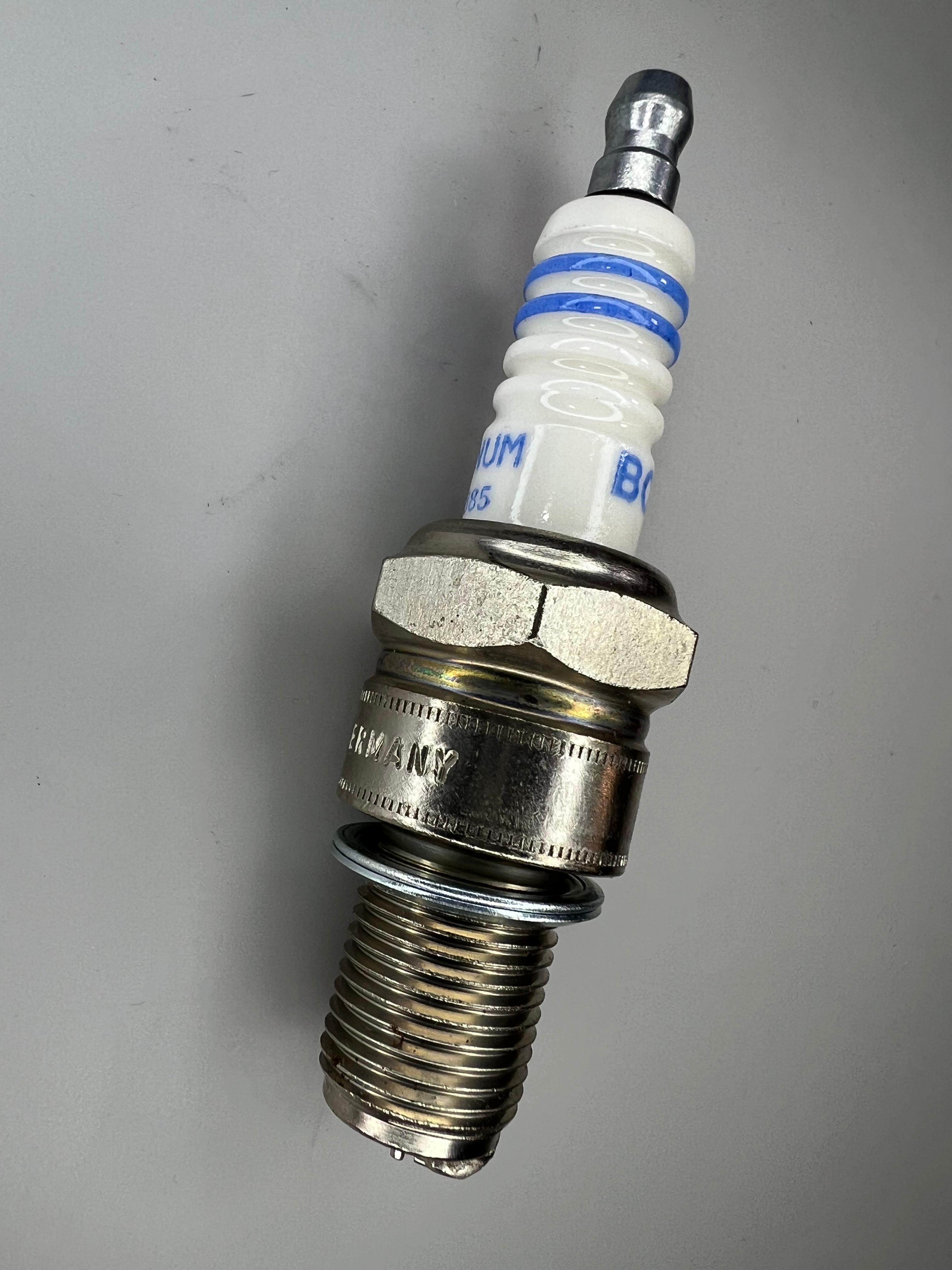 Motorsport Zündkerzen von Bosch für alle G60 Motoren W4DP0