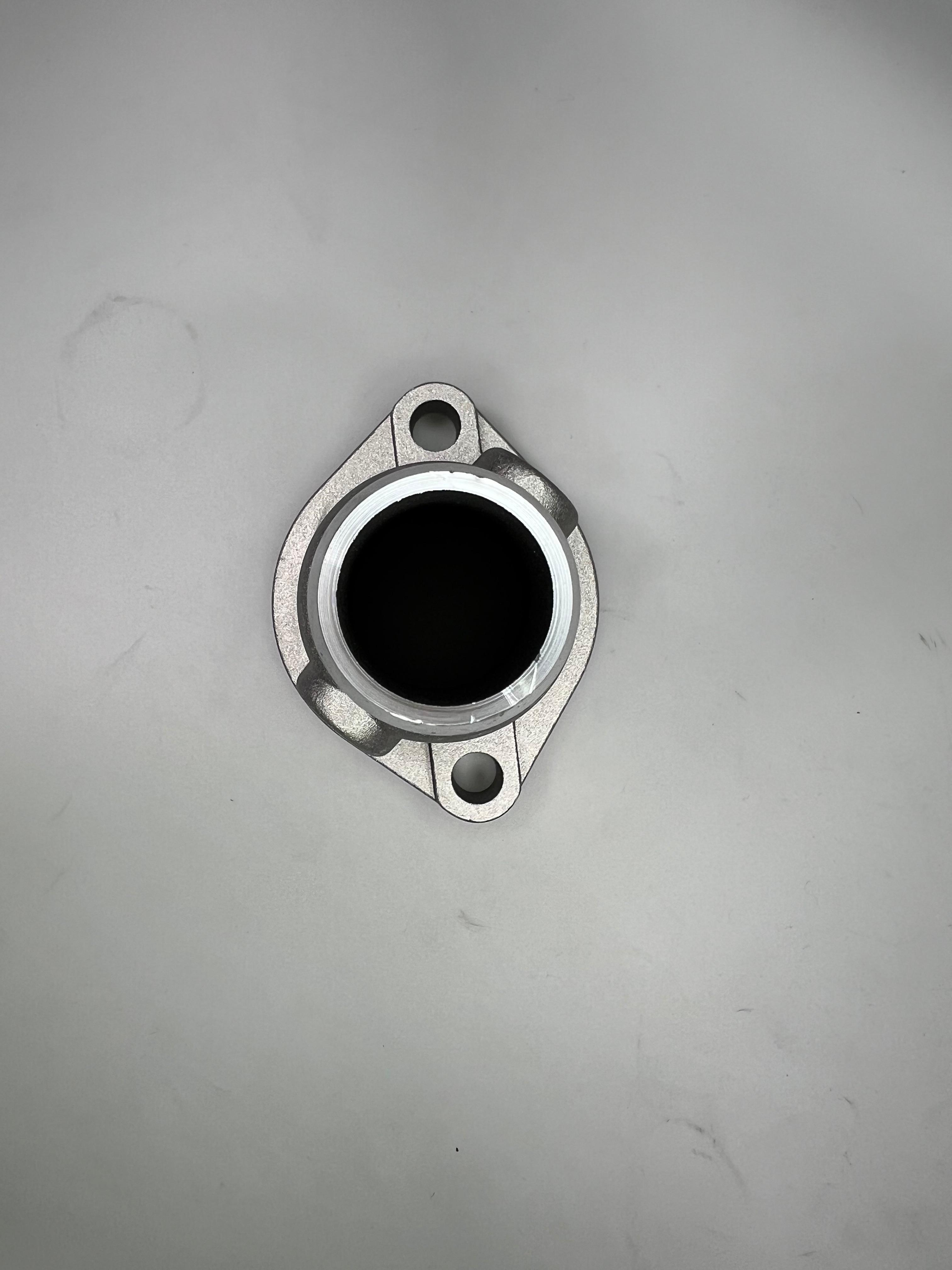 G60 Wasserflansch am Zylinderkopf links aus Aluminium Feinguss mit Dichtring