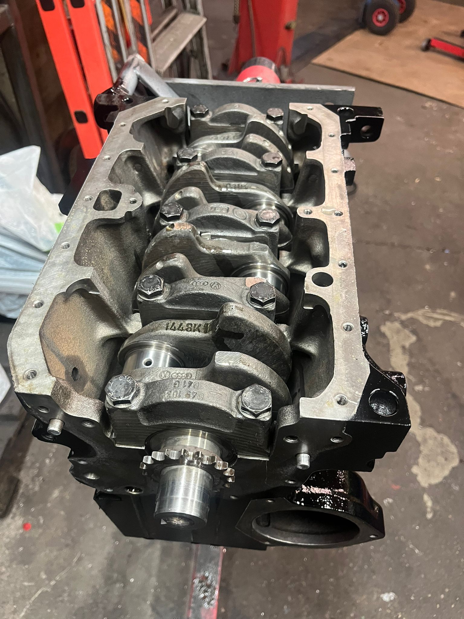 Polo G40 Tauschmotorblock mit neuen Kolben PY ohne Zylinderkopf