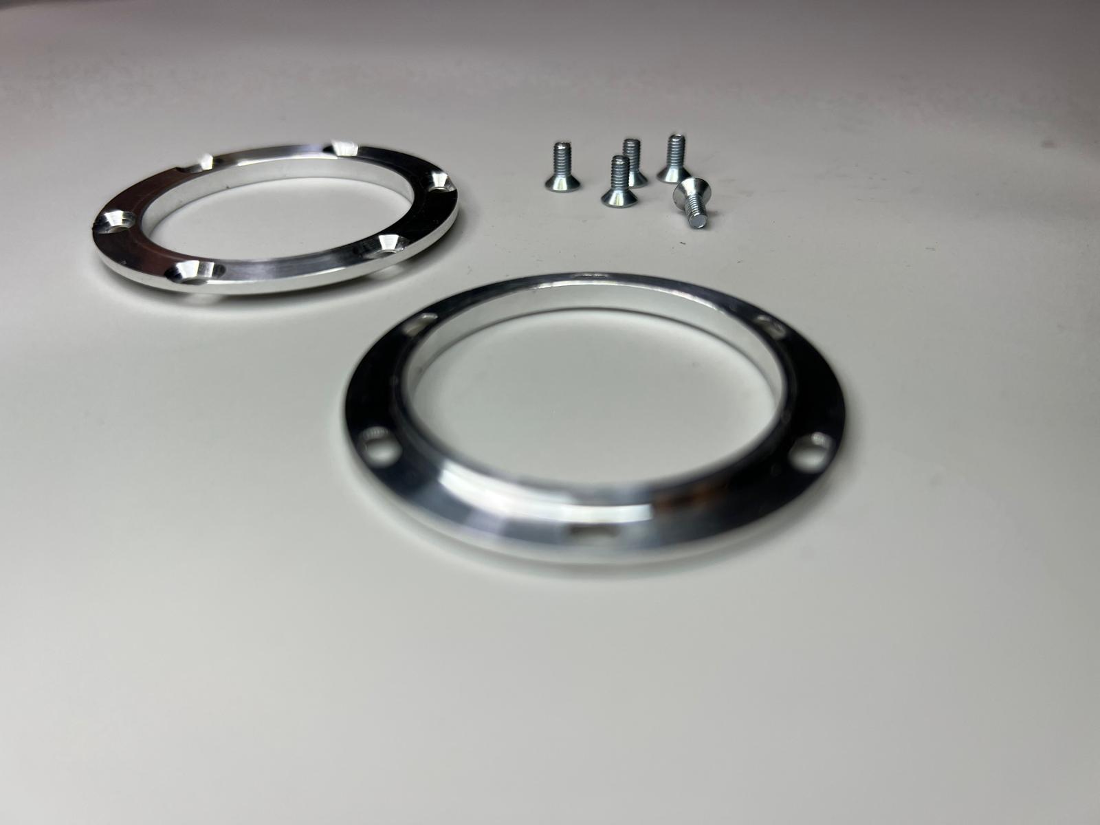 Einbau der Verschlussplatten mit Material der Verdränger Wellendichtringe