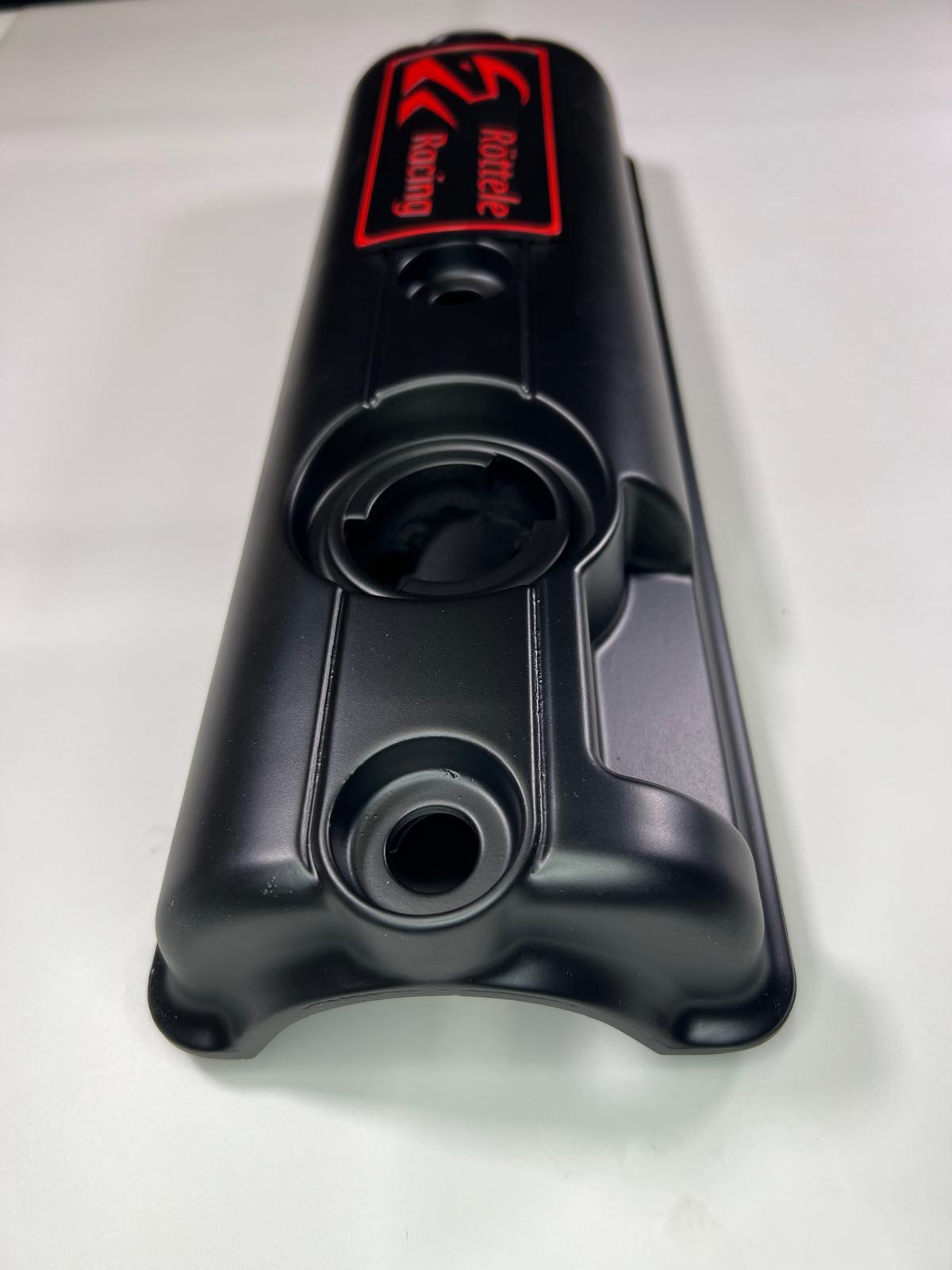 Ventildeckel Polo Hydrostößelmotor mit unserem Logo in den Farben Blau, Rot und Gelb Röttele Racing