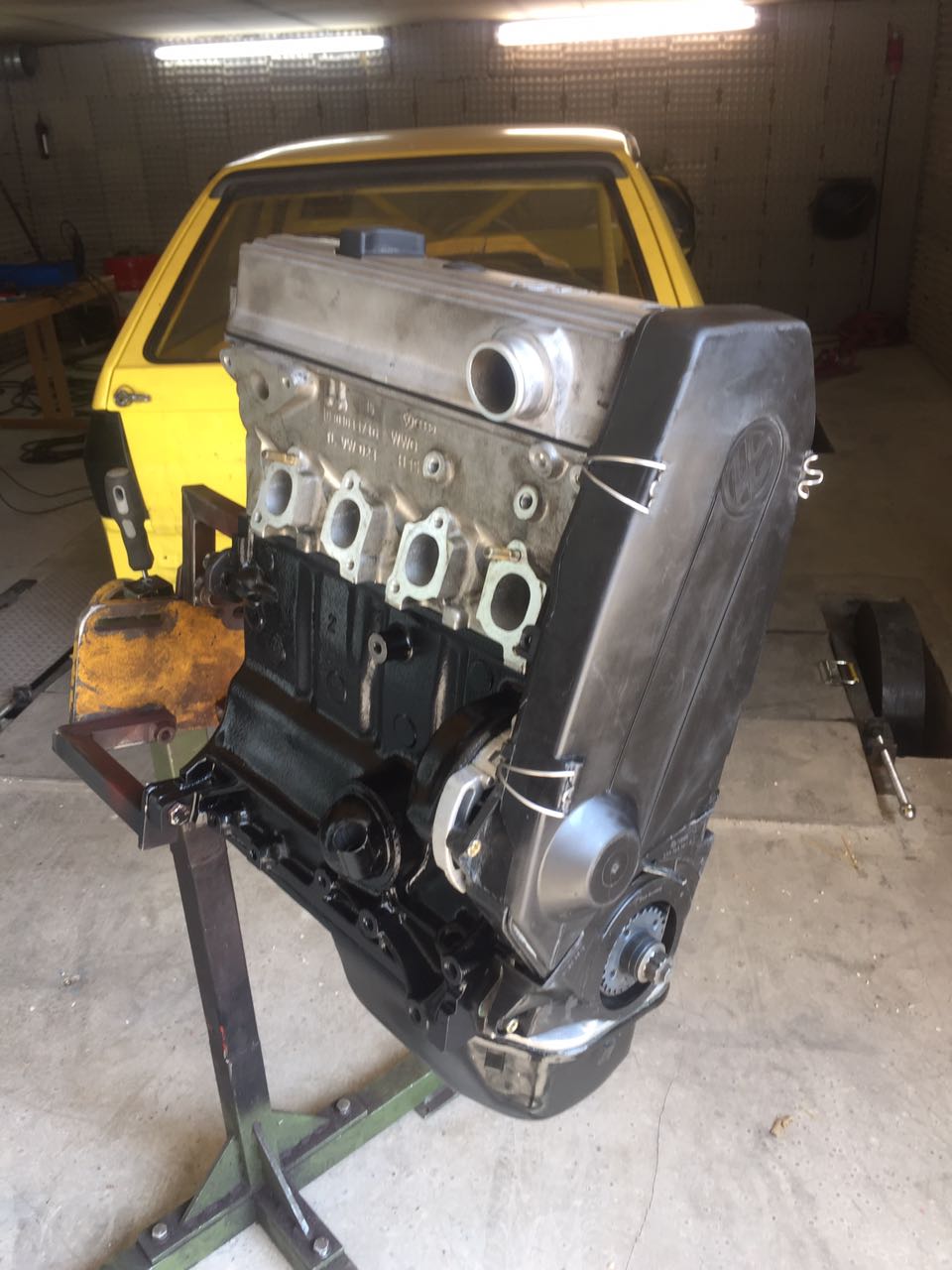 Polo G40 Tauschmotor mit neuen Kolben  Motorkennung: PY ab Baujahr 1988 mit gestecktem Wasserrohr