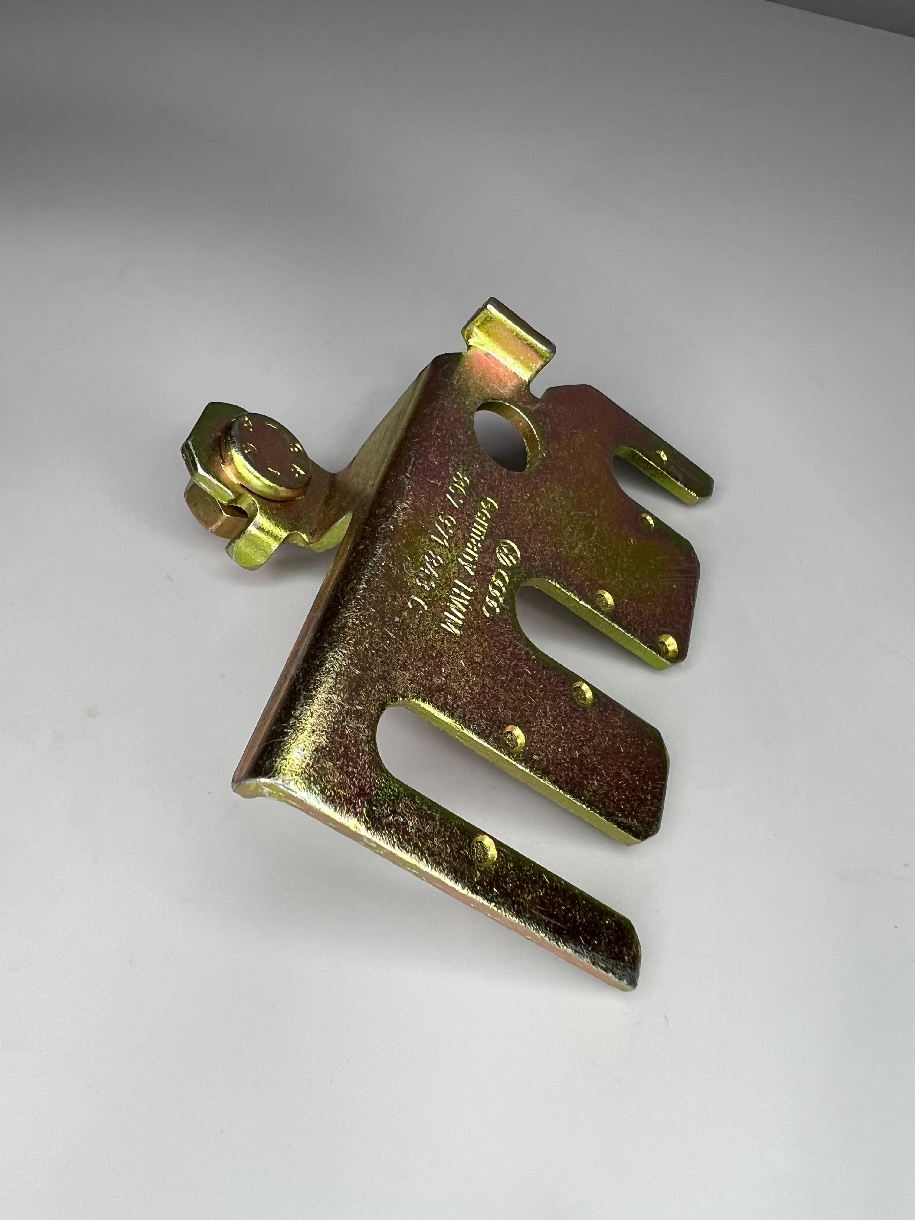 Halter neu aufgebaut für die Stecker der Lambdasonde Generator und Anlasser am Polo