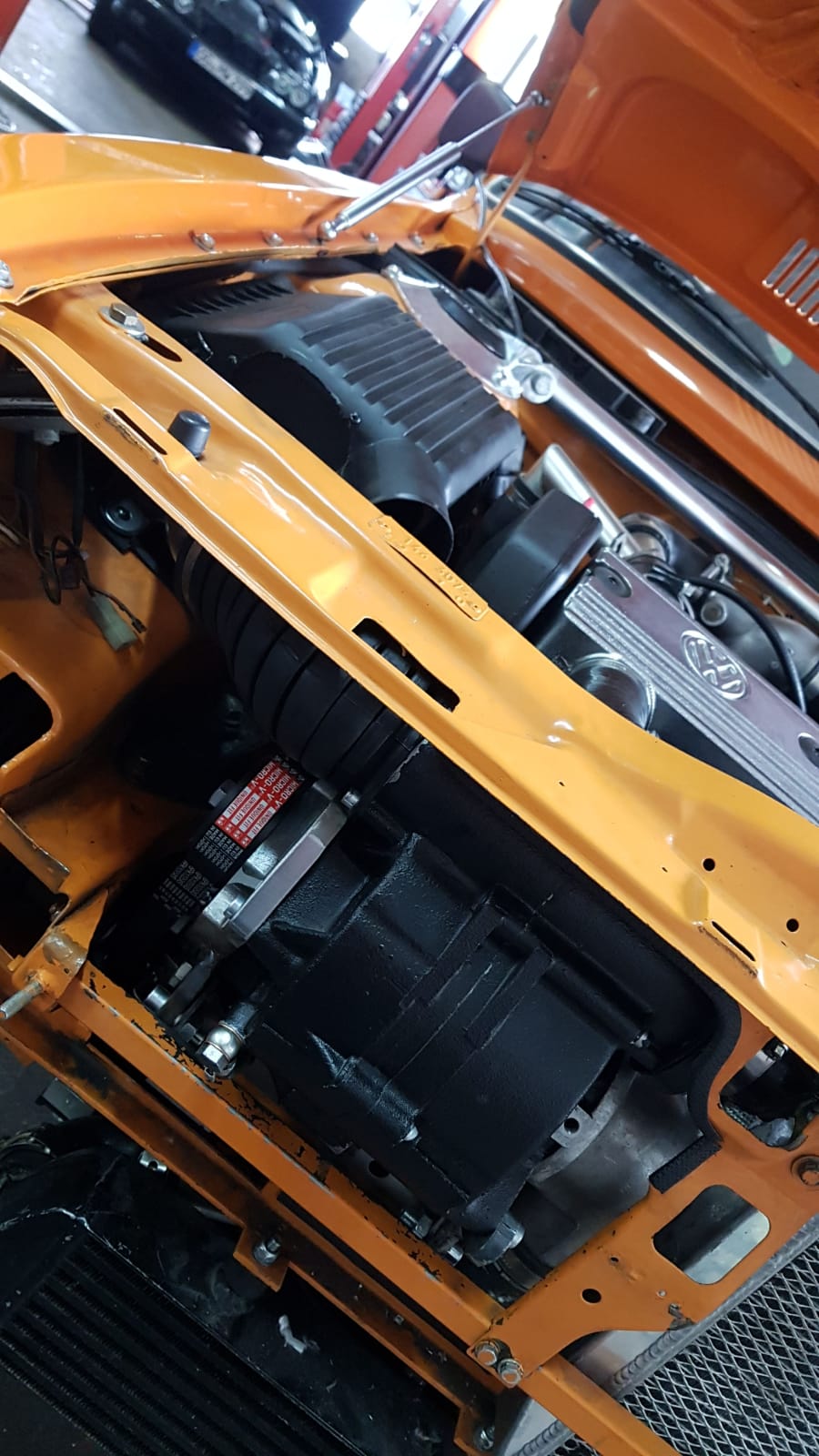 Halter für G60 Lader im Polo I
