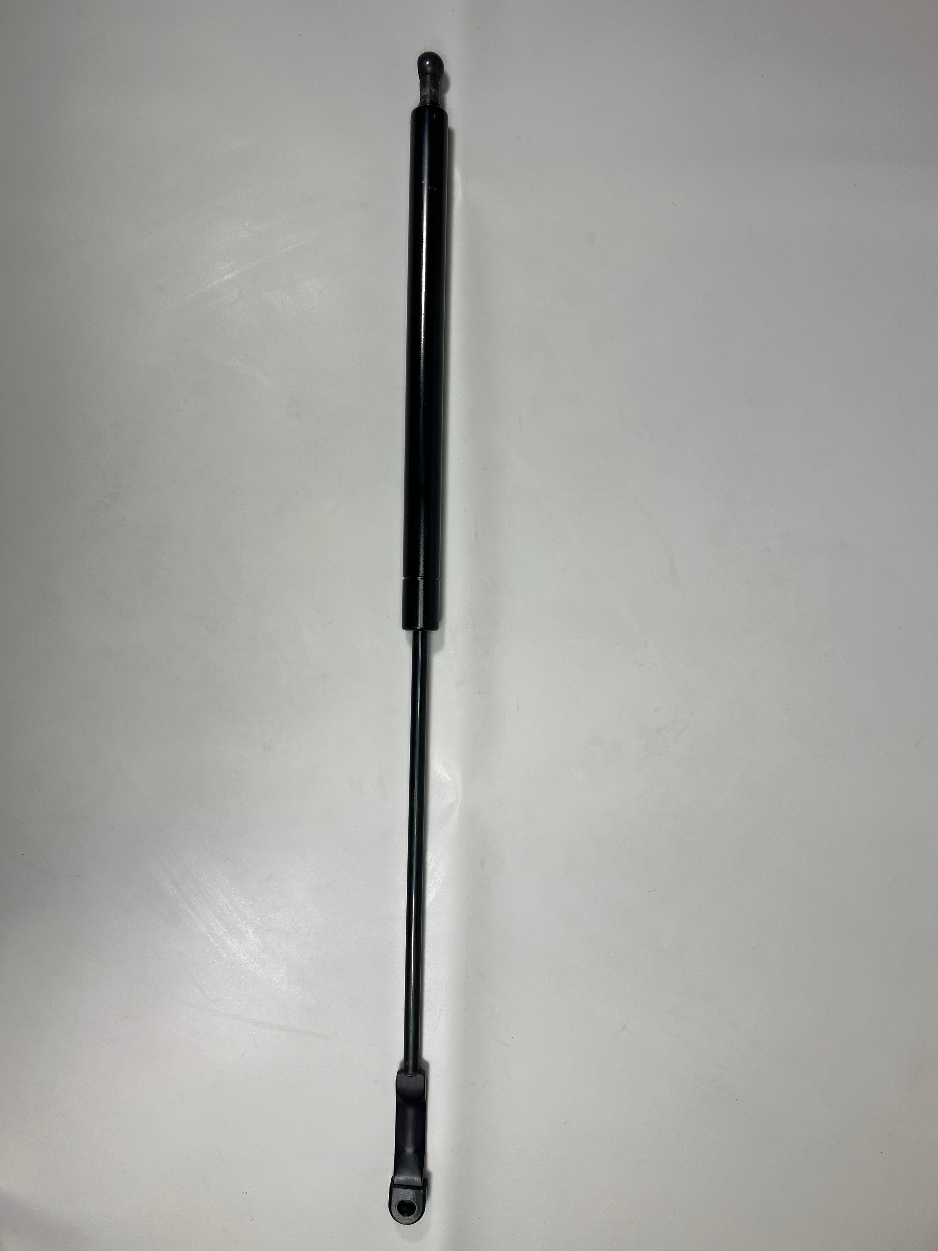 Heckklappen Dämpfer Gasdruckfe Polo Coupé  G40 86c