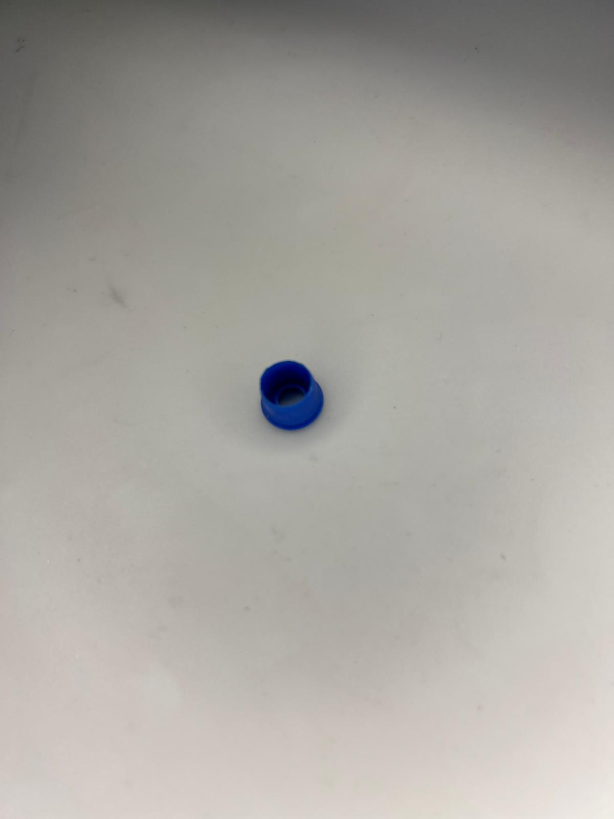 Tülle für die Halteklammer am Polo Heckspoiler
