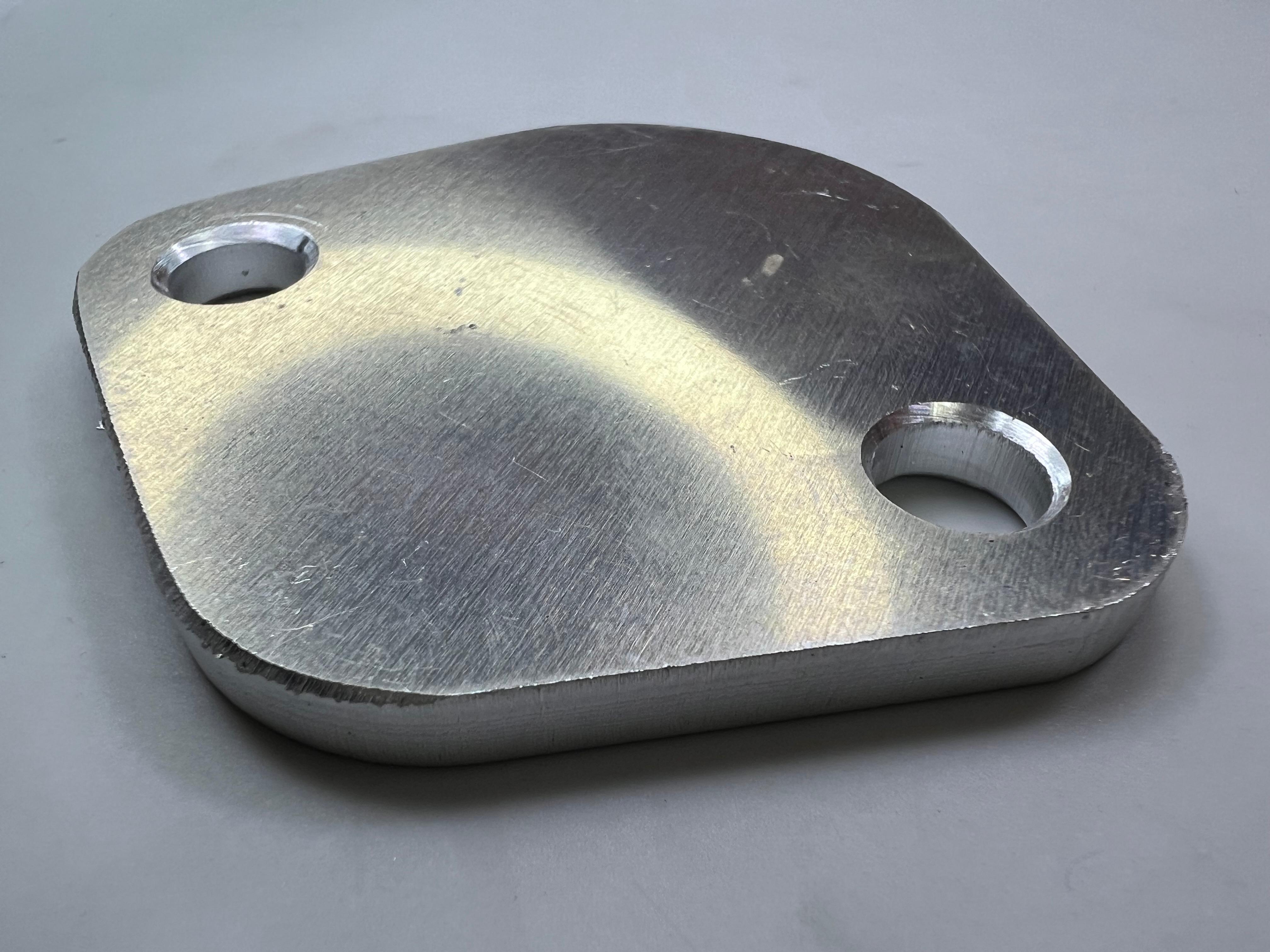 Aluminium Abdeckplatte für die mechanische Kraftstoffpumpe Polo 1 mit Schlepphebelkopf bis Baujahr 1