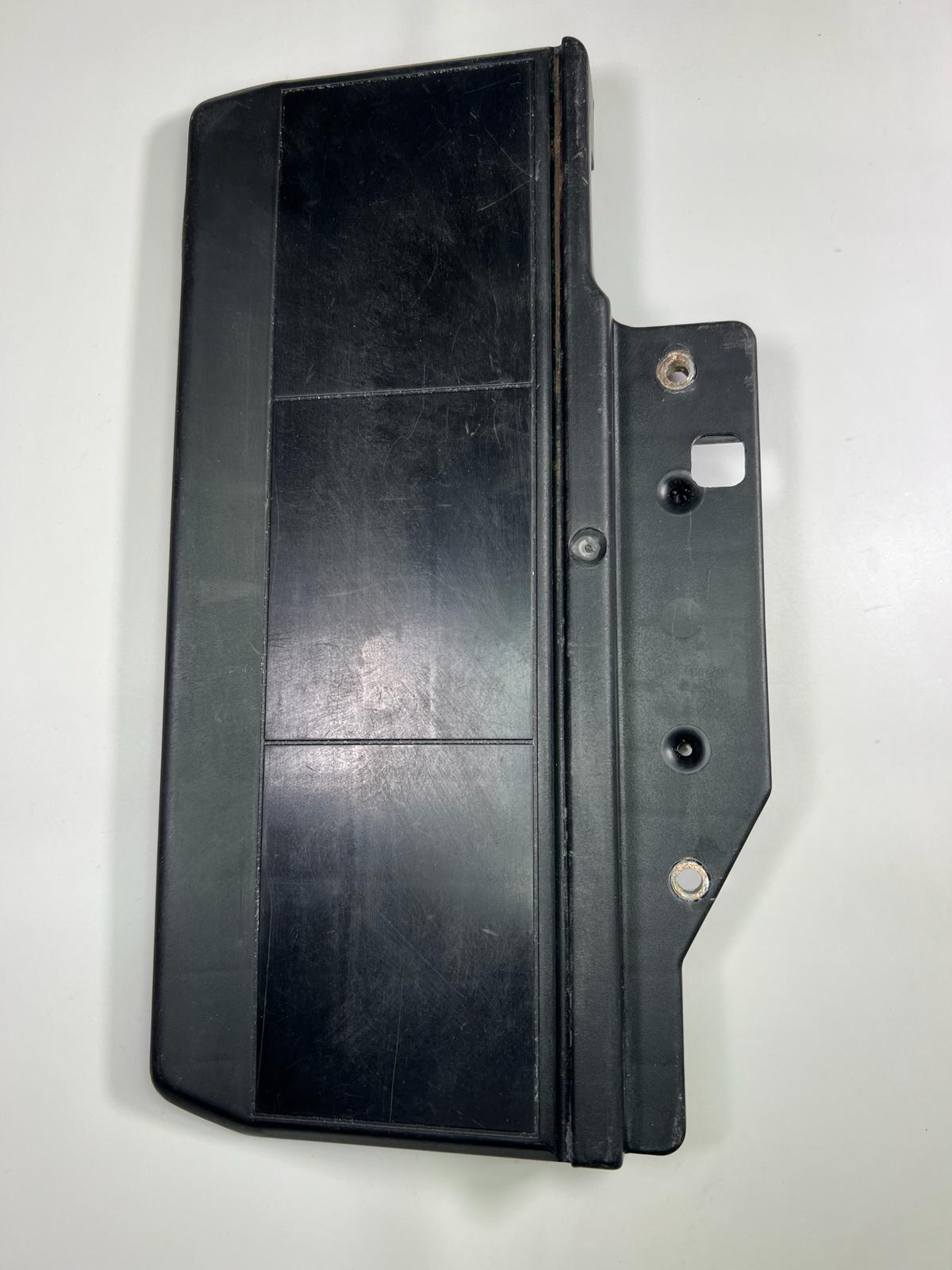 Abdeckung für den Kühler Lüfter Abdeckblech oberteil für Polo III G40 Gebrauchtteil